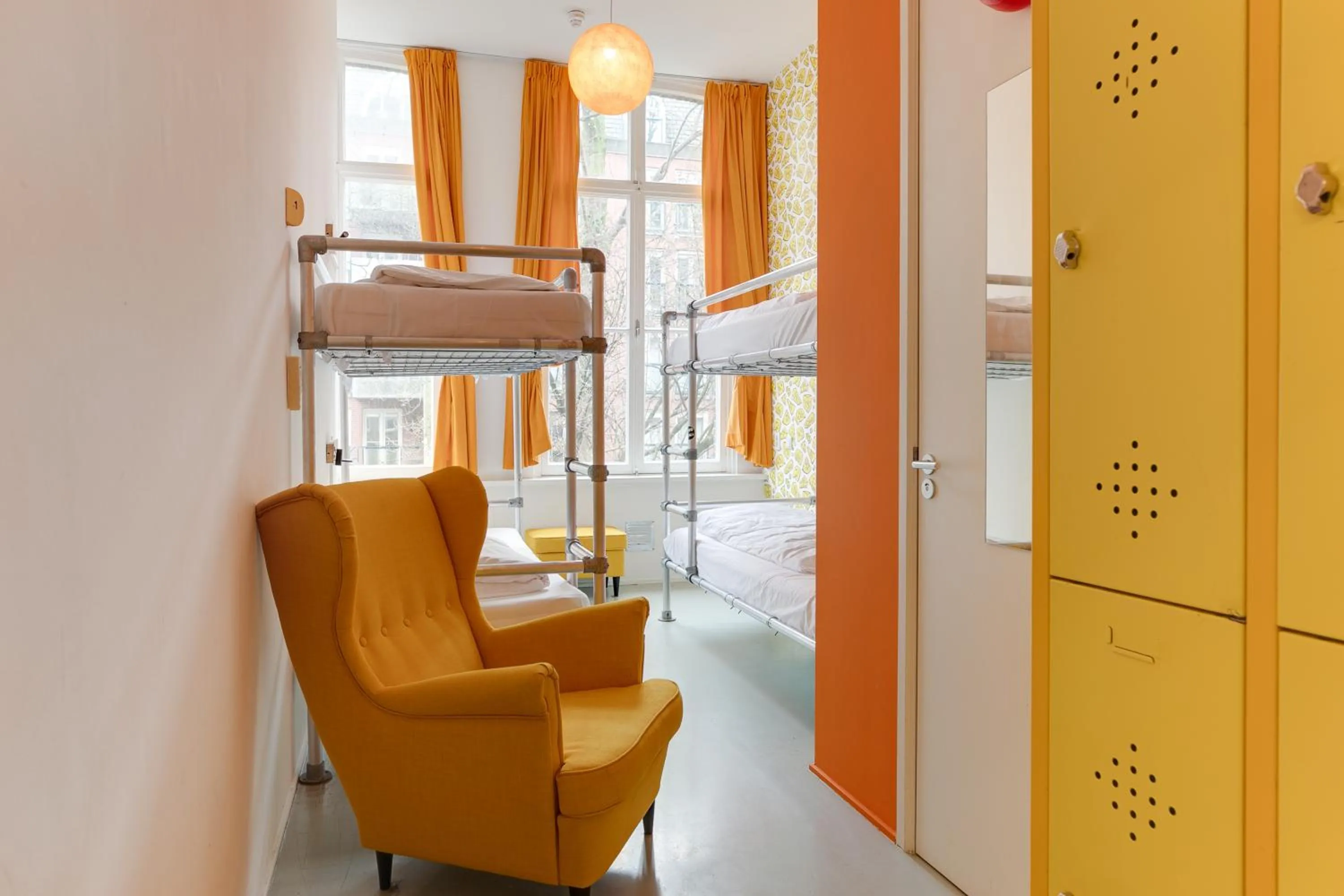 Photo of the whole room in ClinkCoco