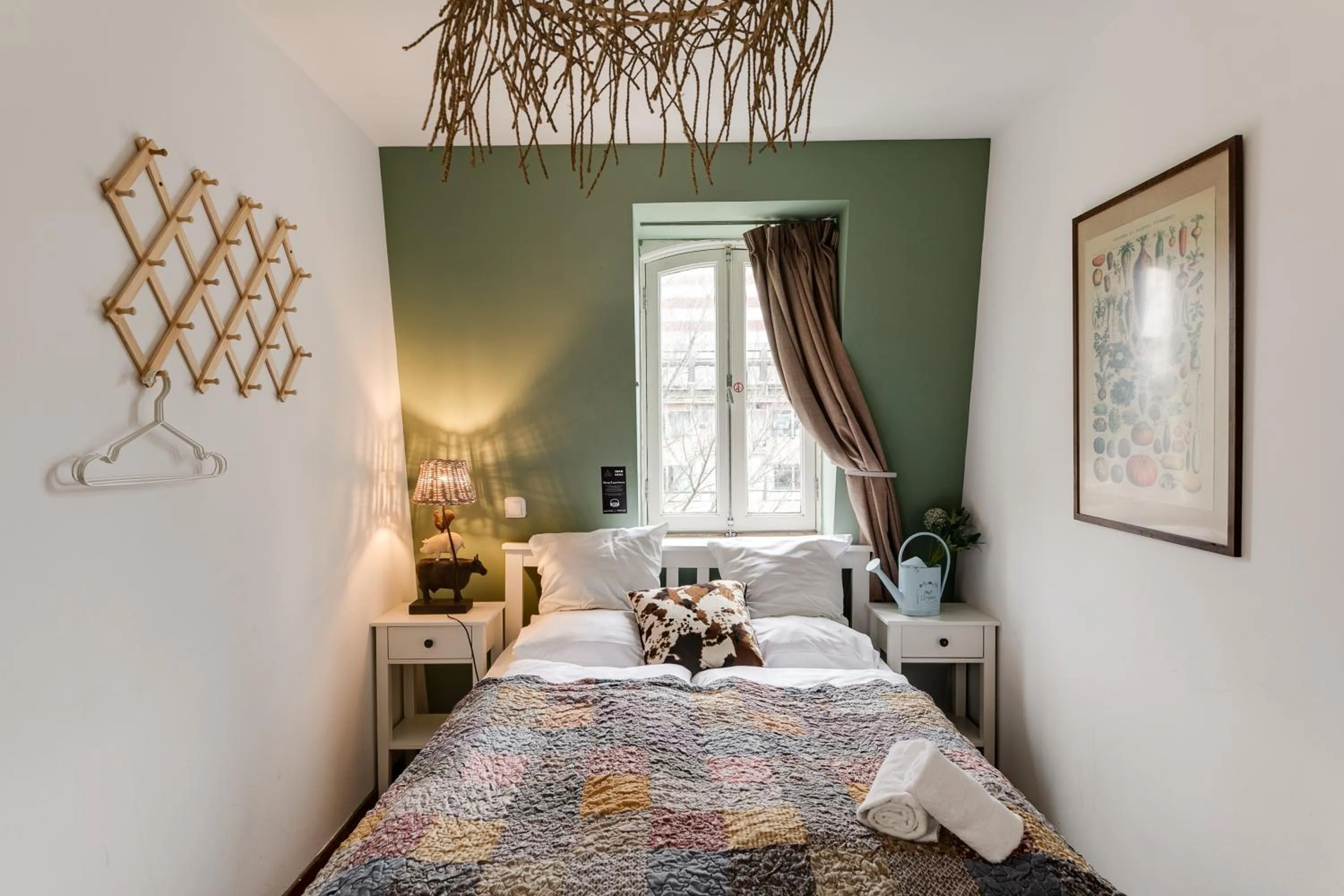 Photo of the whole room, Bed in ClinkCoco