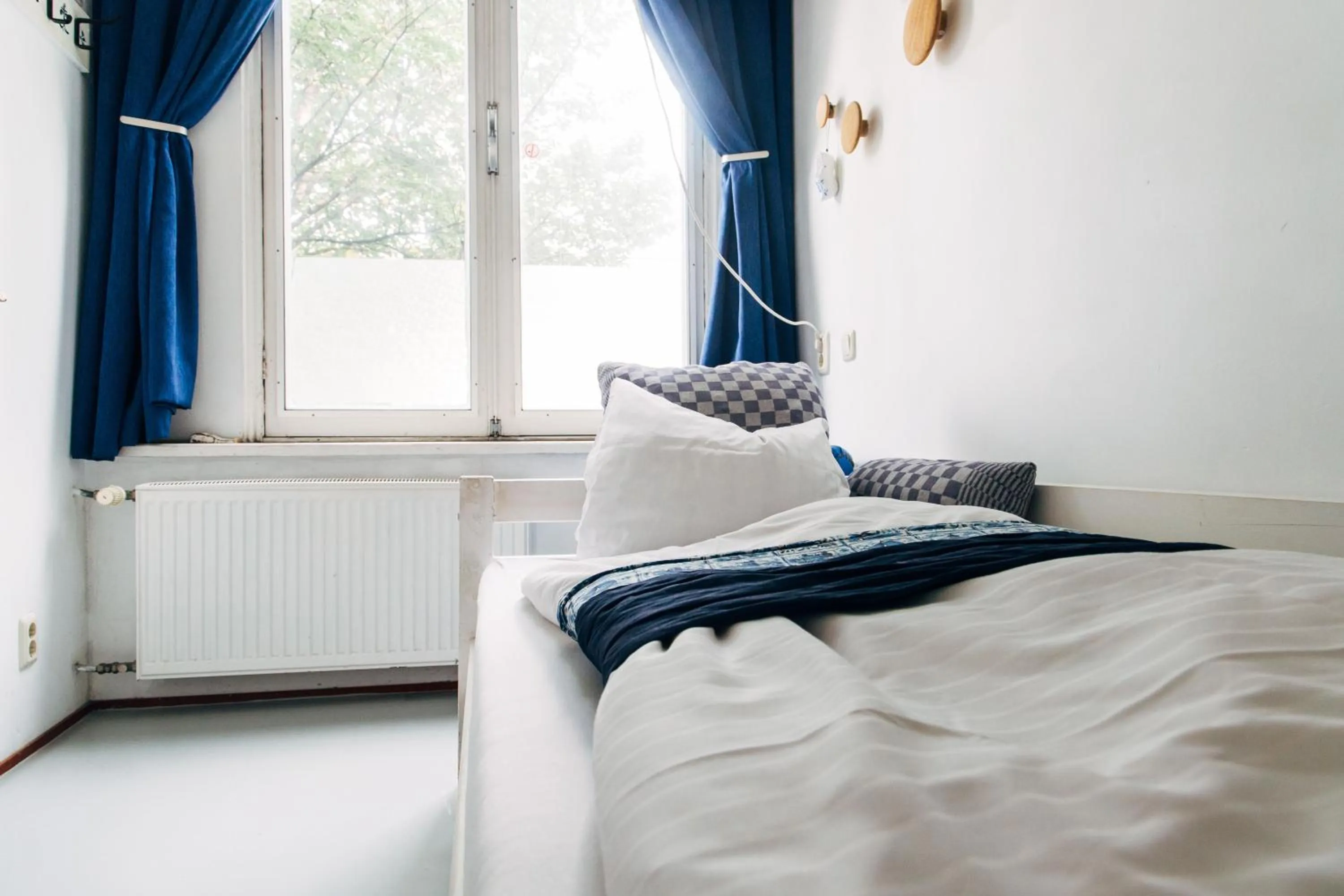 Photo of the whole room, Bed in ClinkCoco