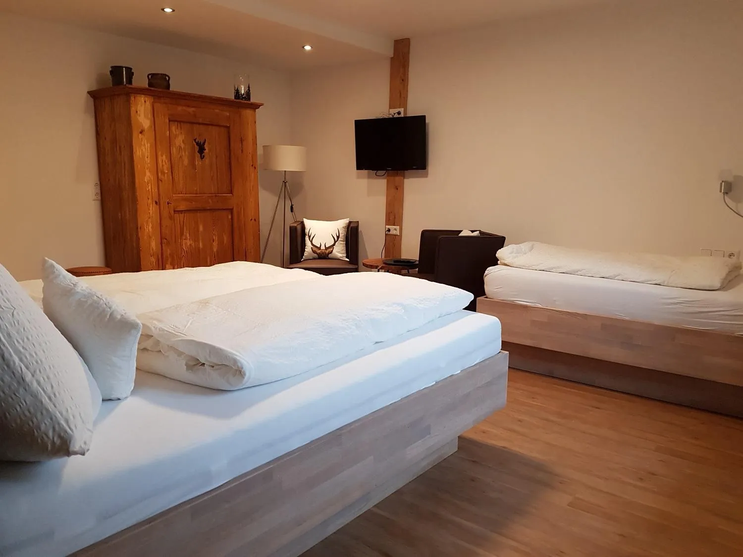 Decorative detail, Bed in Pension Kramer