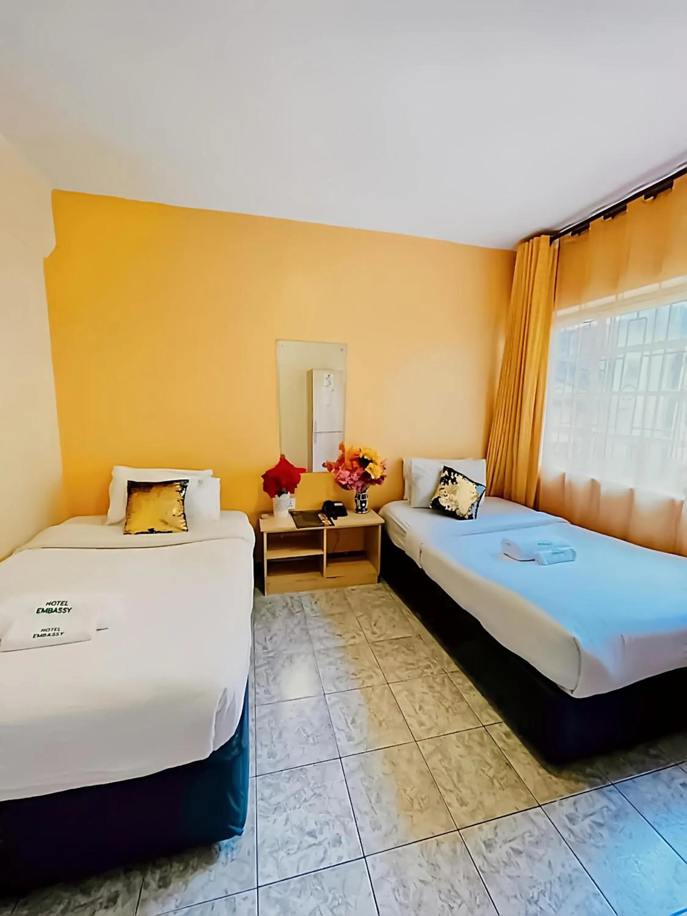 Standard Twin Room in Hotel Embassy Standard Twin Room in Hotel Embassy