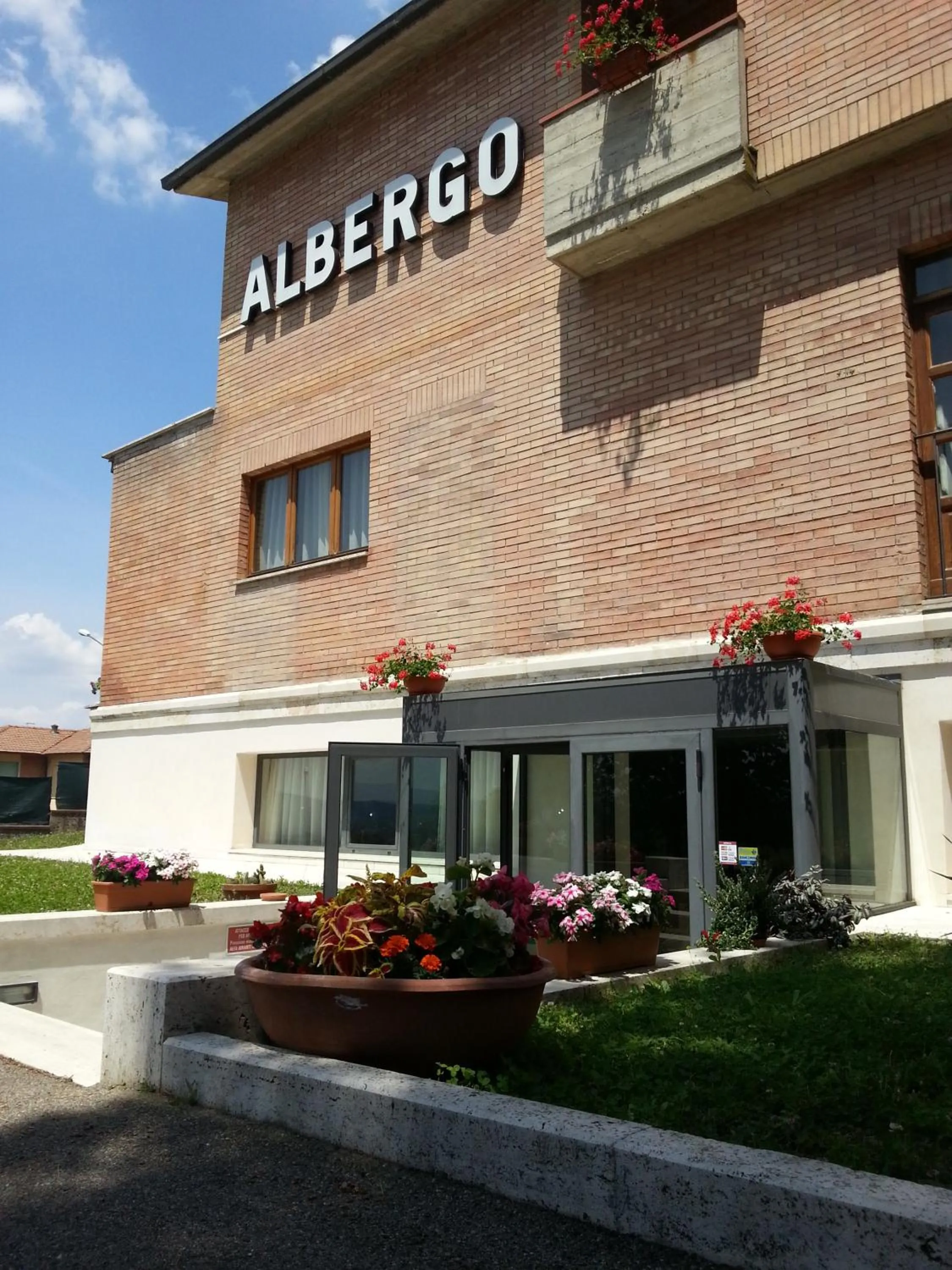 Facade/entrance in Hotel I Platani