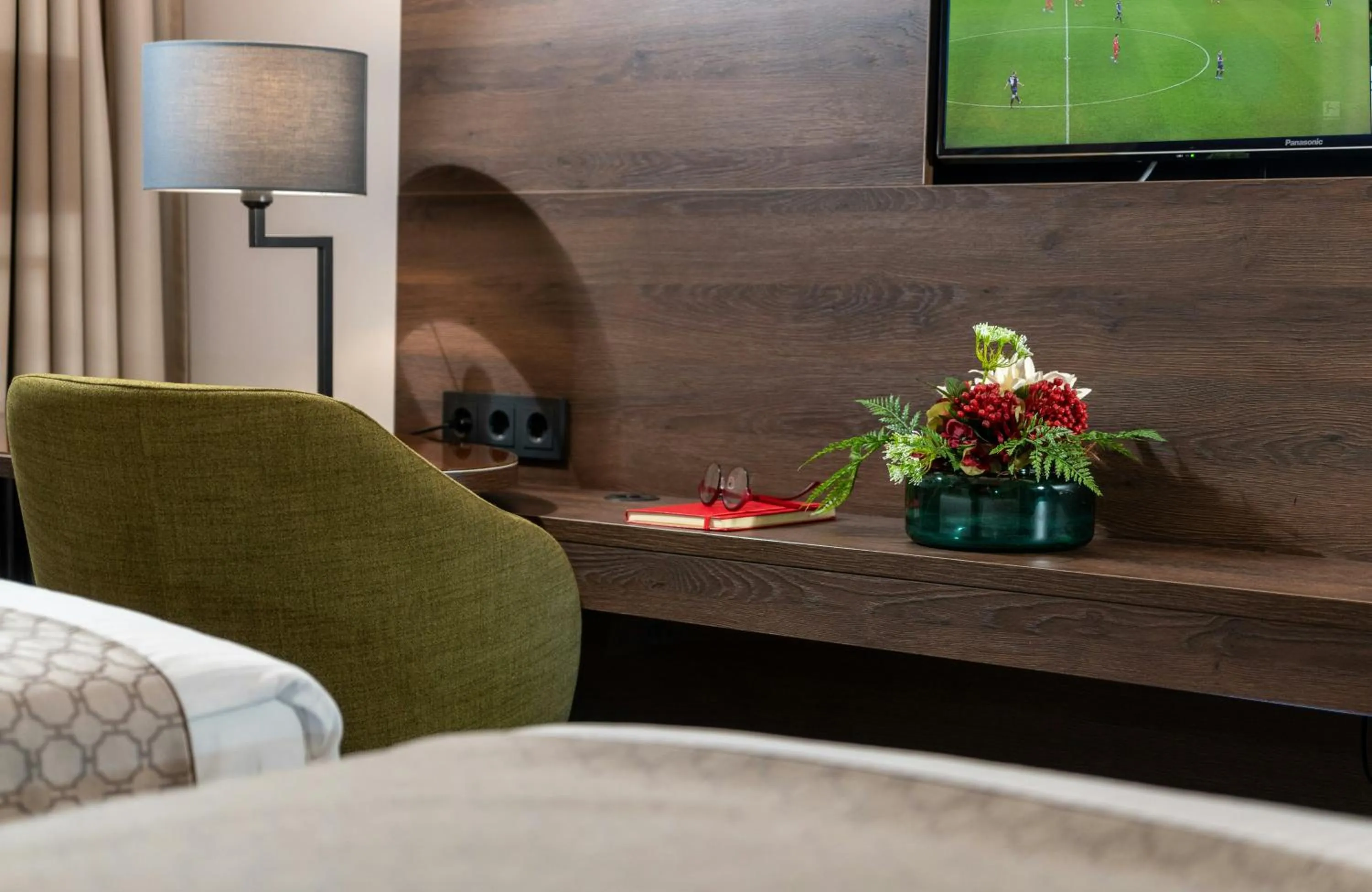 Photo of the whole room in Leonardo Hotel Bad Kreuznach