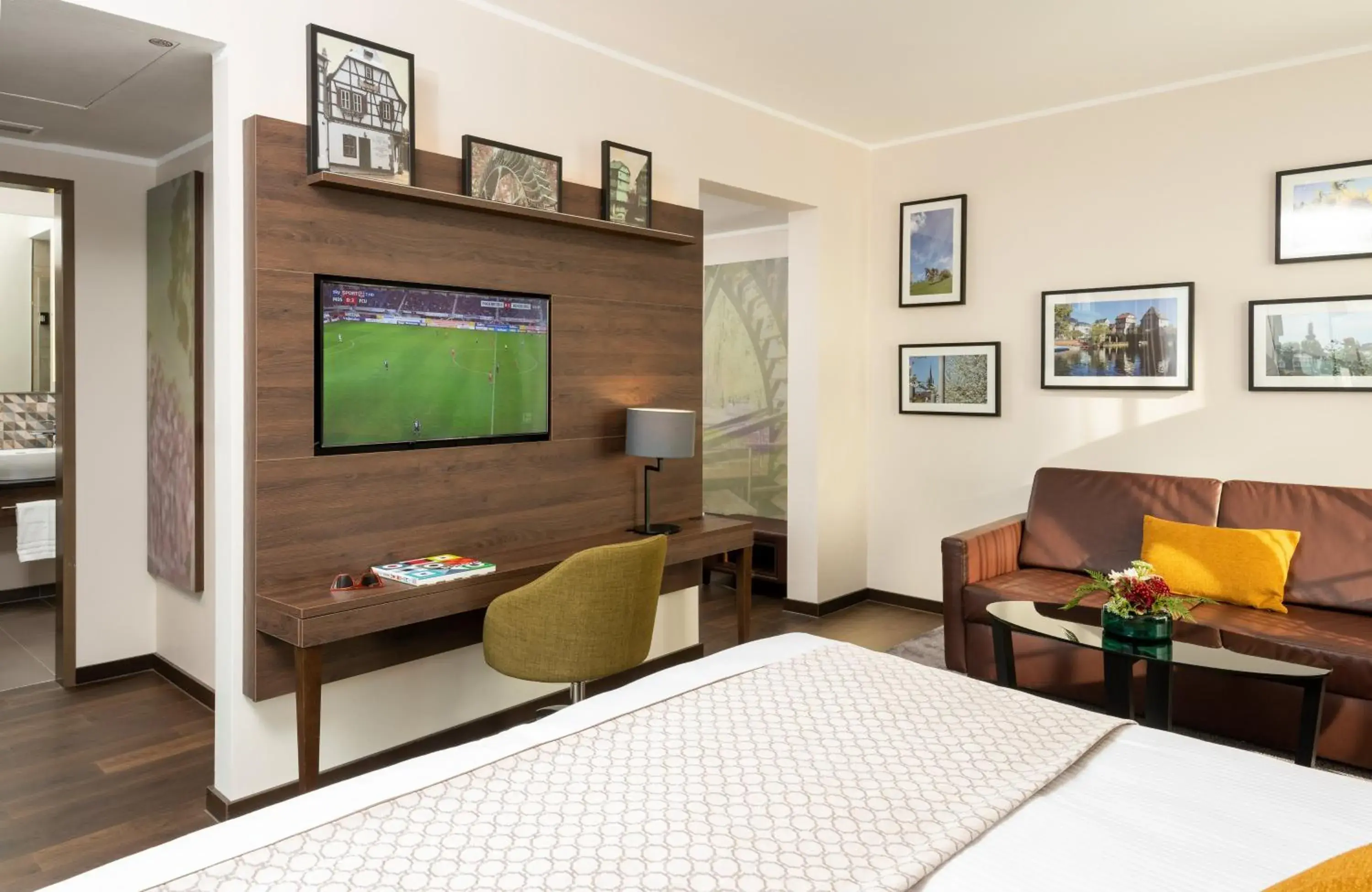 Junior Suite Triple in Leonardo Hotel Bad Kreuznach Junior Suite Triple in Leonardo Hotel Bad Kreuznach