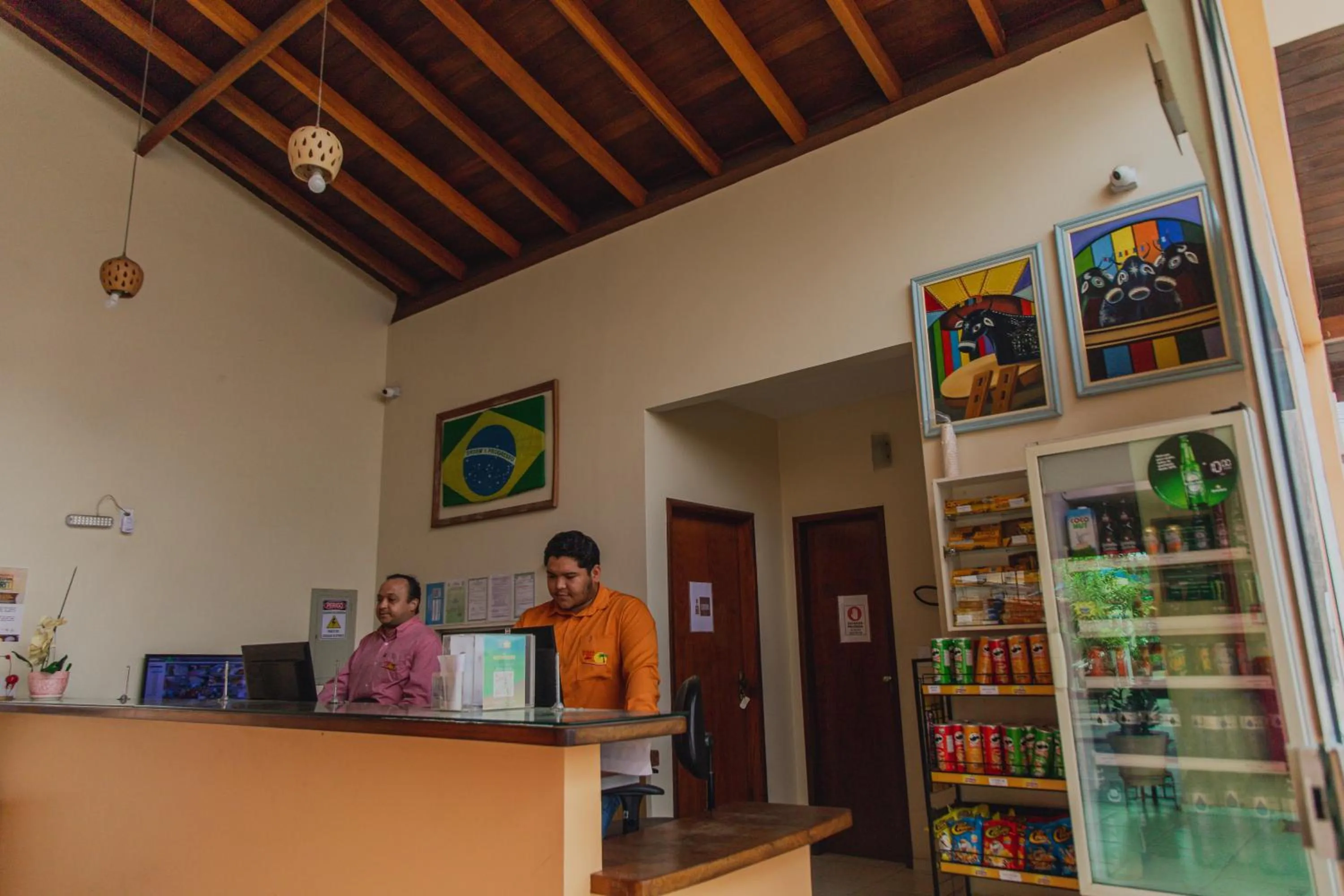 People in Pousada D' Areia