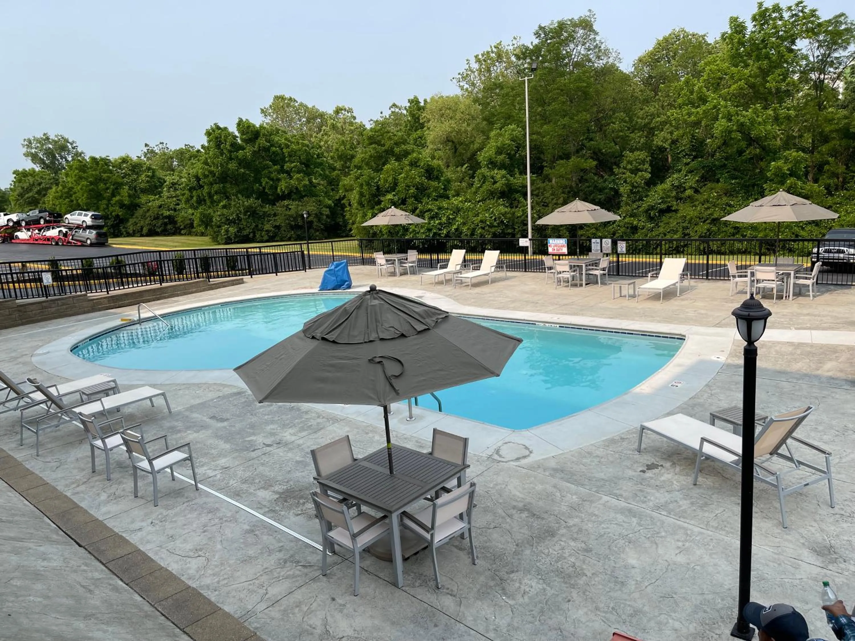 Swimming pool in Country Inn & Suites by Radisson, Erlanger - Cincinnati South