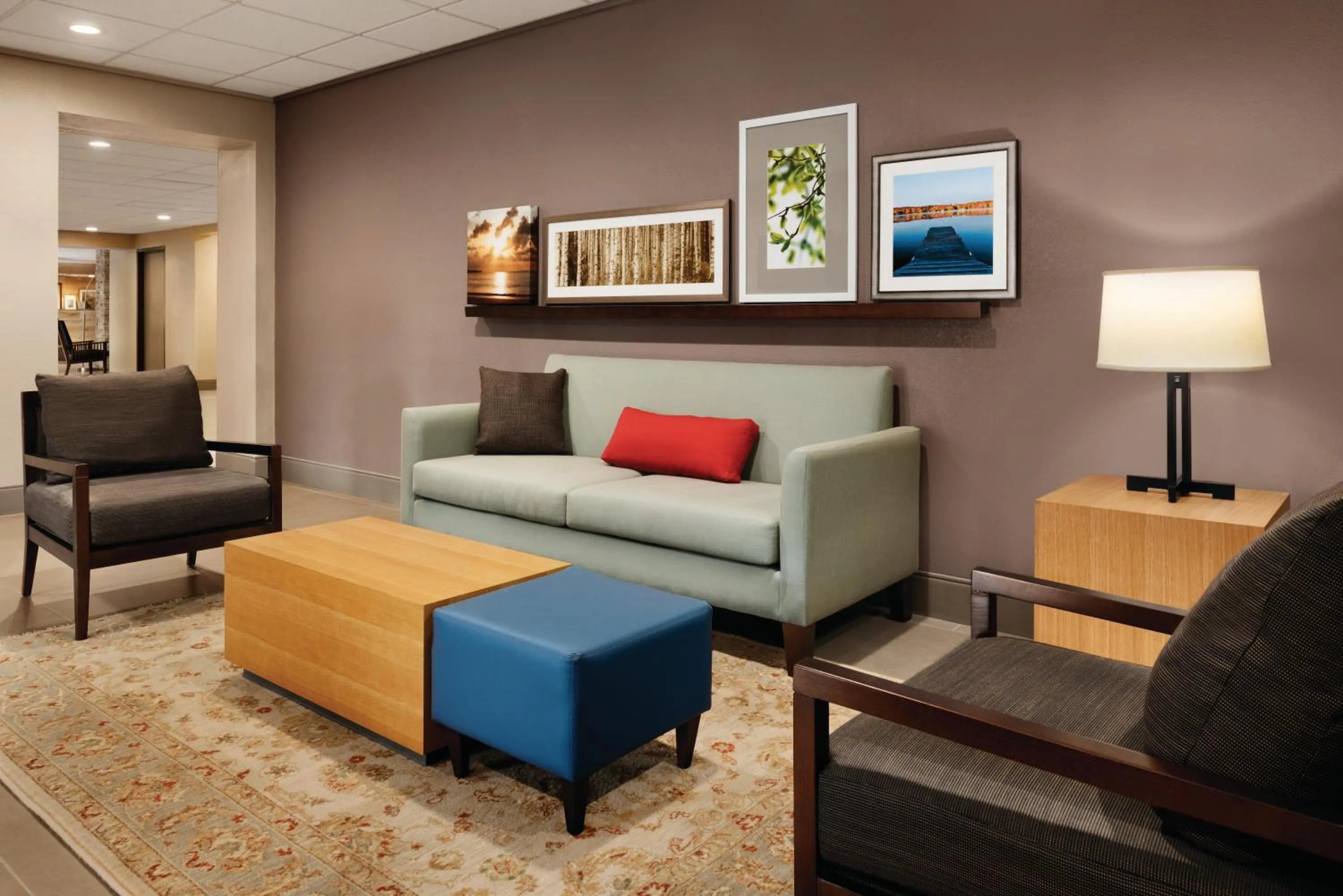 Library in Country Inn & Suites by Radisson, Erlanger - Cincinnati South