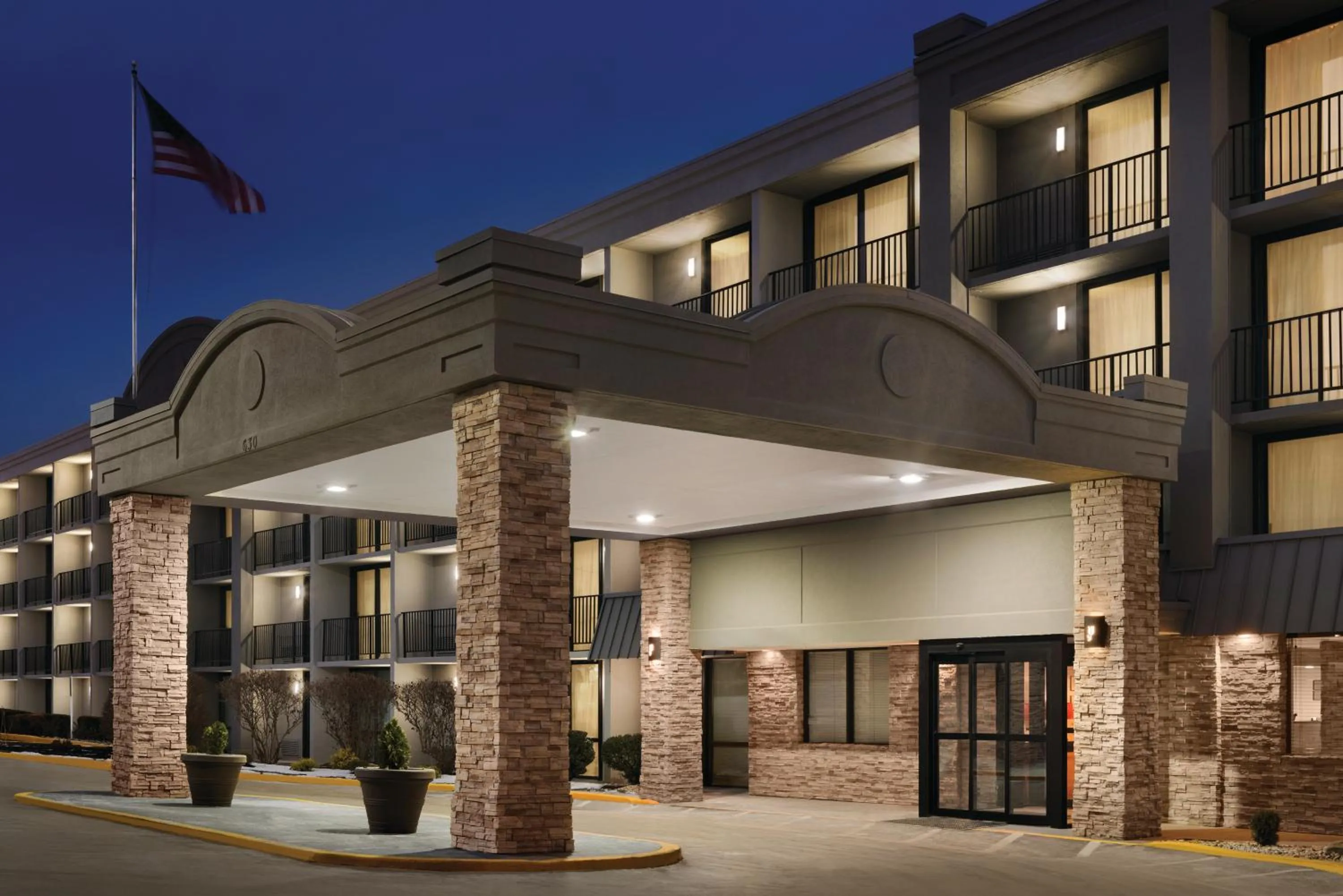 Facade/entrance in Country Inn & Suites by Radisson, Erlanger - Cincinnati South