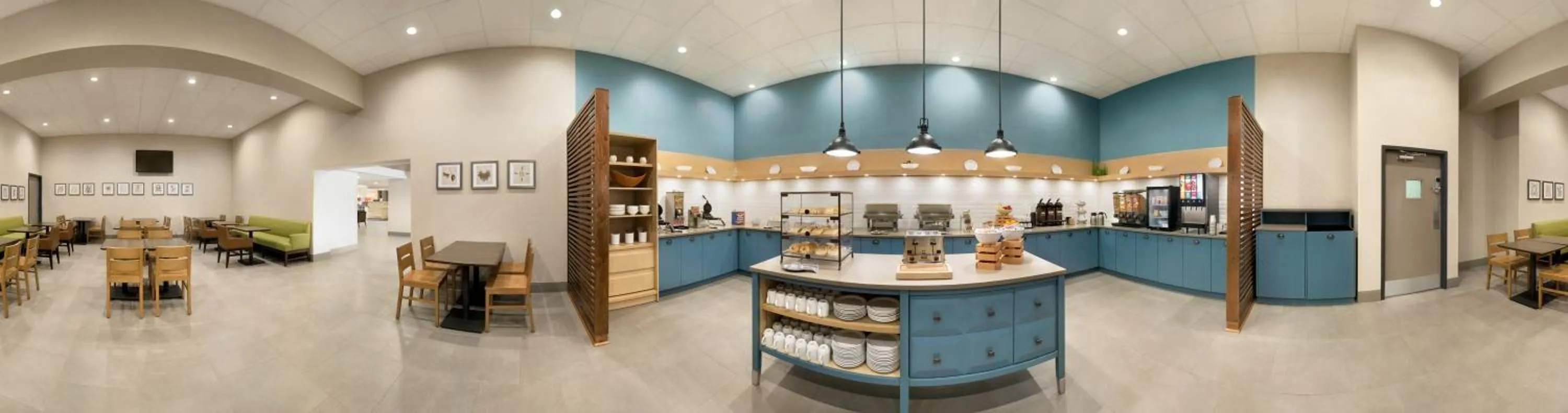 Dining area in Country Inn & Suites by Radisson, Erlanger - Cincinnati South