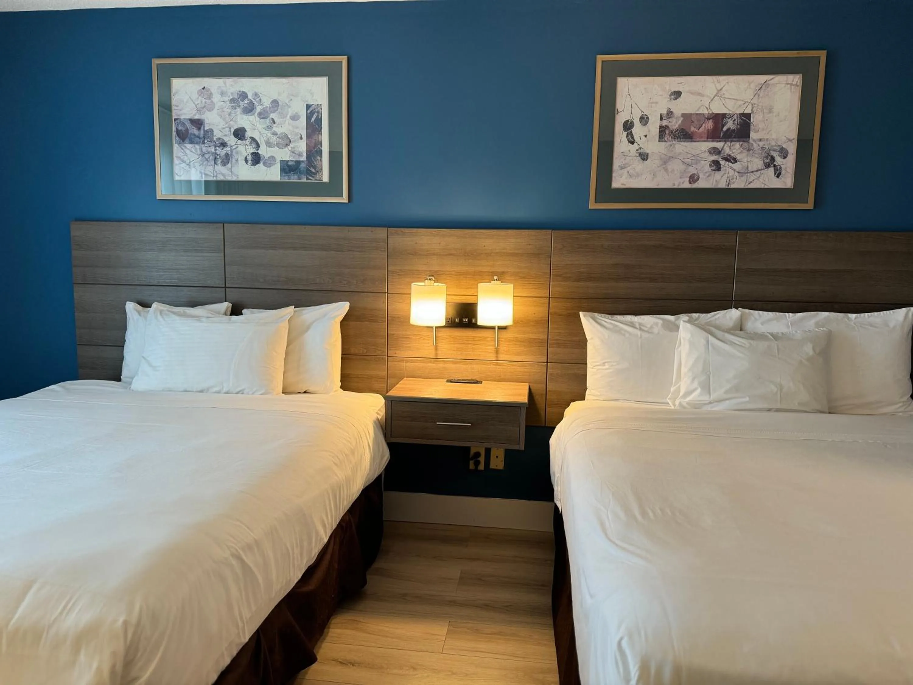 Bedroom, Bed in Anchor Inn and Suites