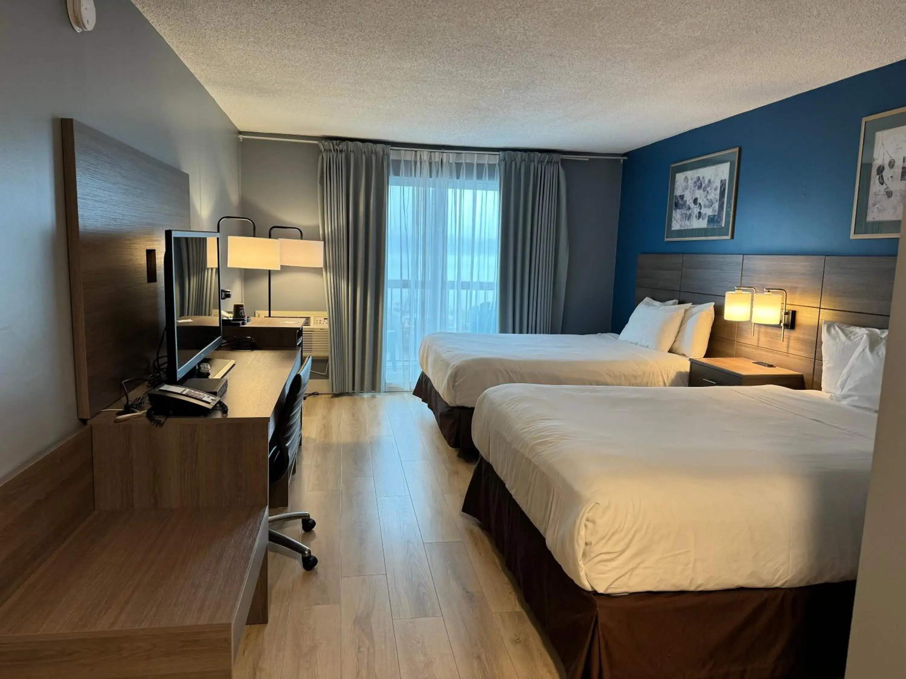 Queen Room with Two Queen Beds - Pet-friendly in Anchor Inn and Suites Queen Room with Two Queen Beds - Pet-friendly in Anchor Inn and Suites