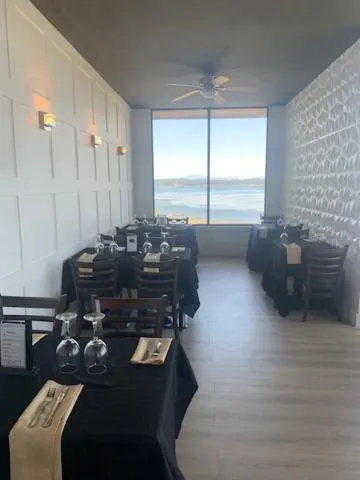 Restaurant/places to eat in Anchor Inn and Suites