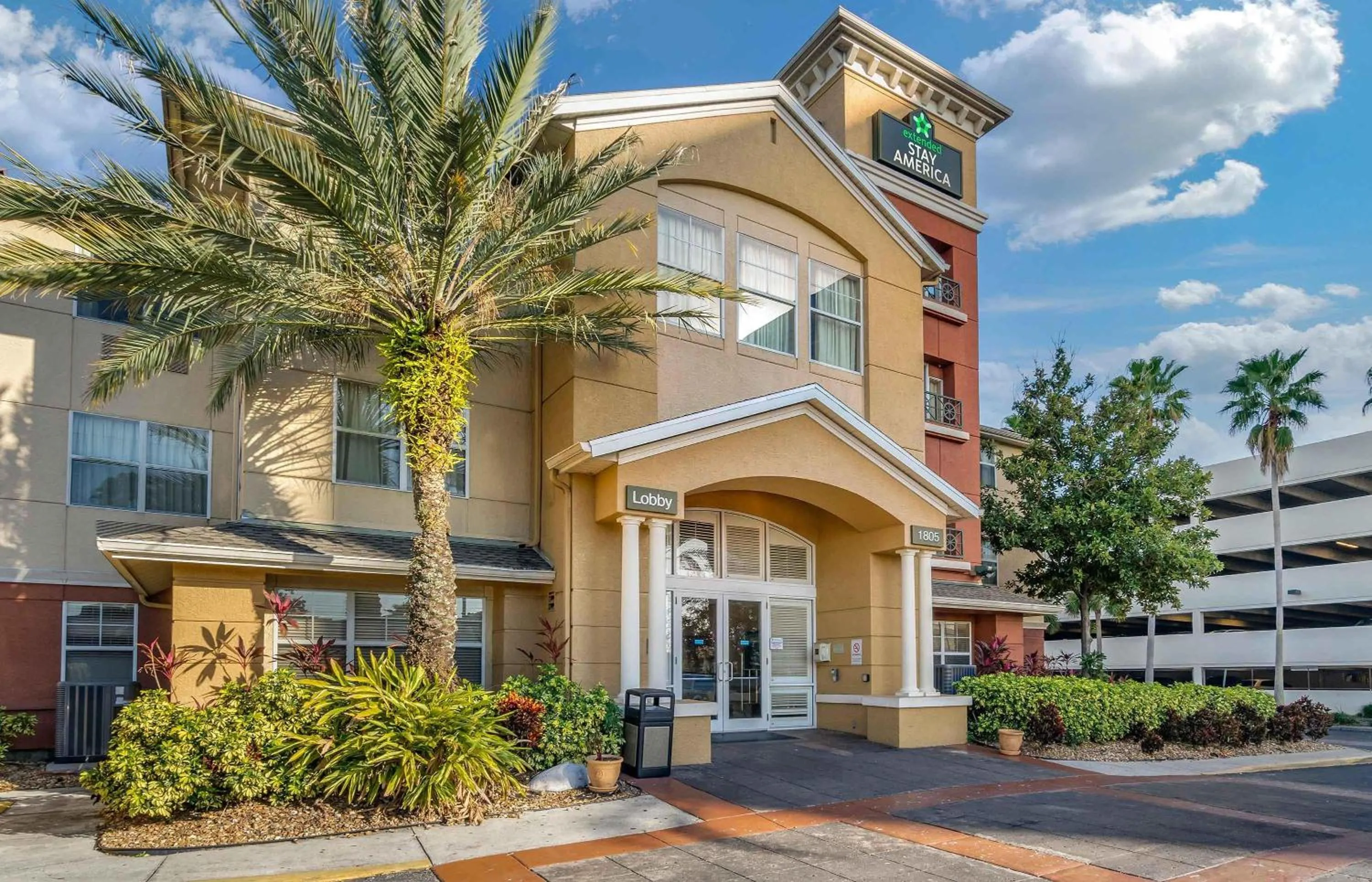 Property building in Extended Stay America Suites - Tampa - Airport - N Westshore Blvd