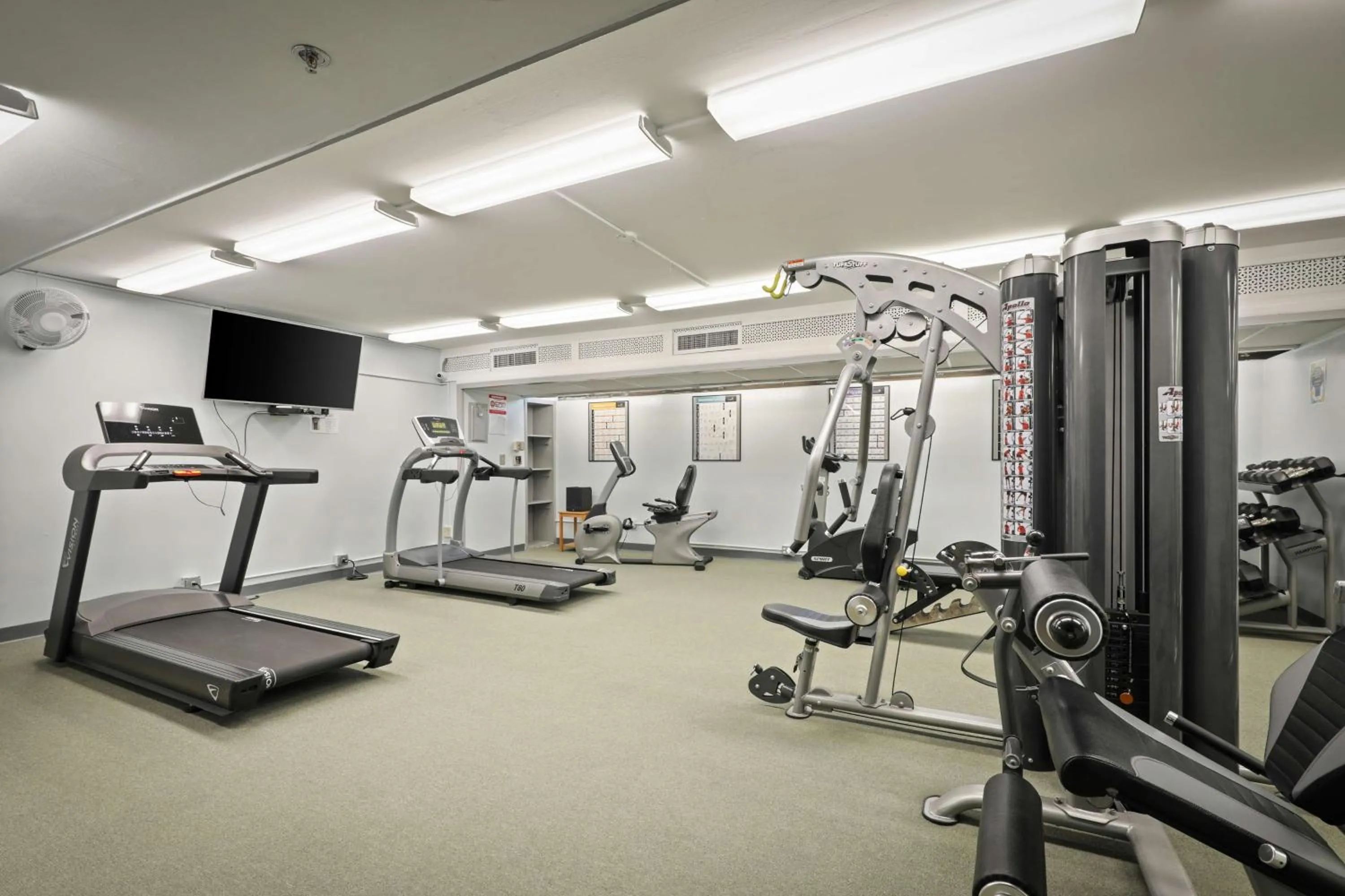 TV and multimedia in Aston Waikiki Sunset