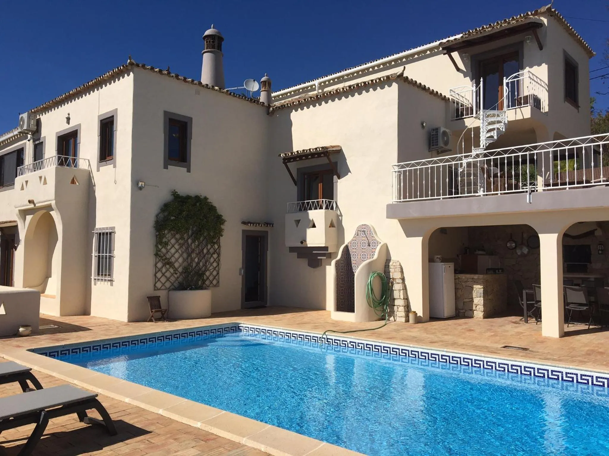 Swimming pool in Felicidade