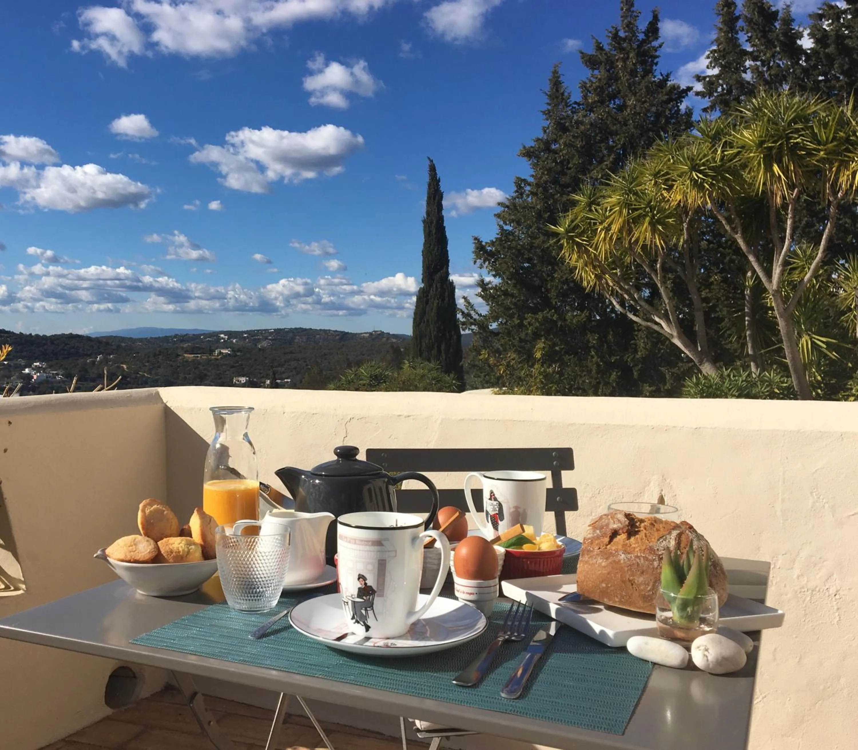 Continental breakfast in Felicidade