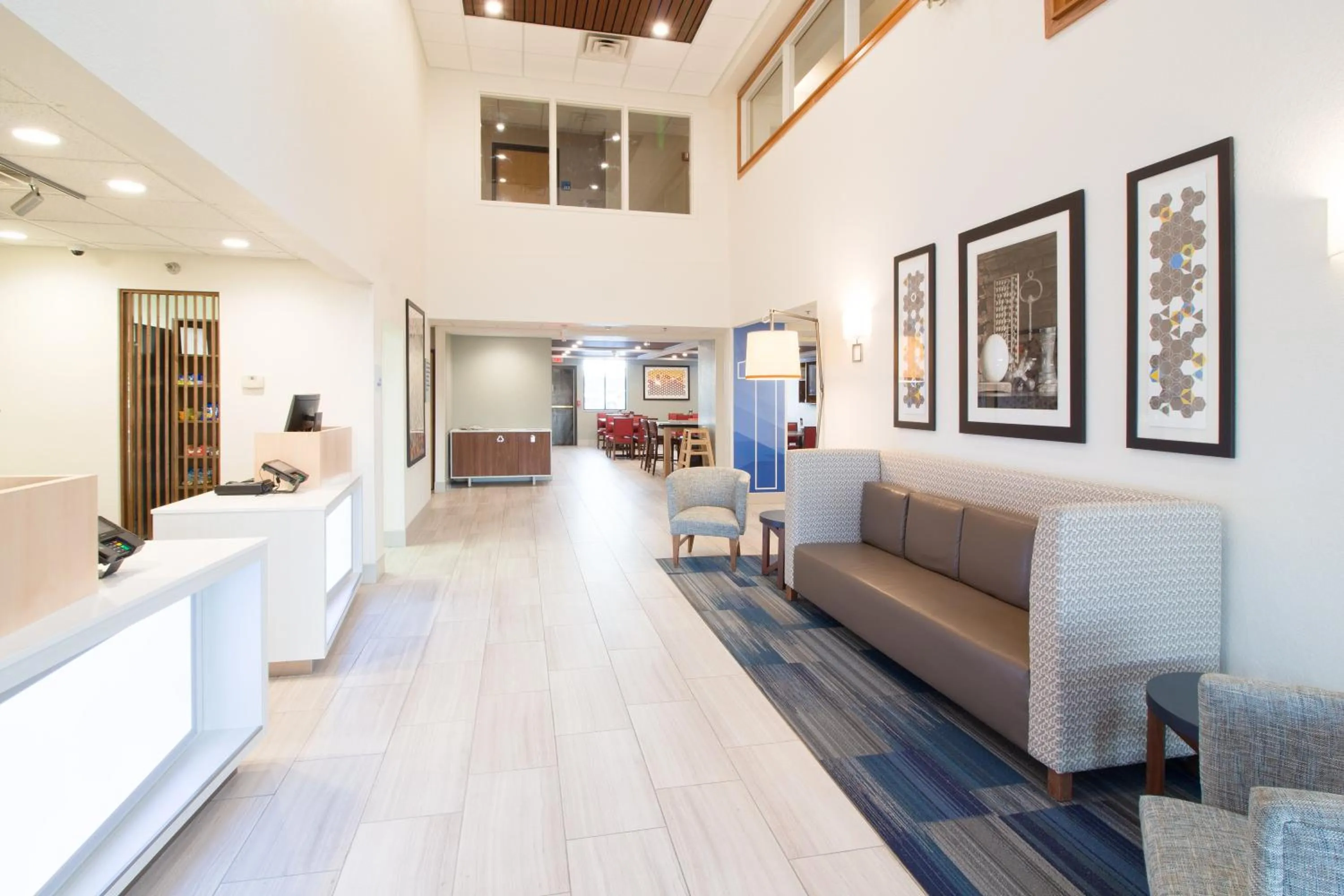 Property building in Holiday Inn Express & Suites - Worthington by IHG