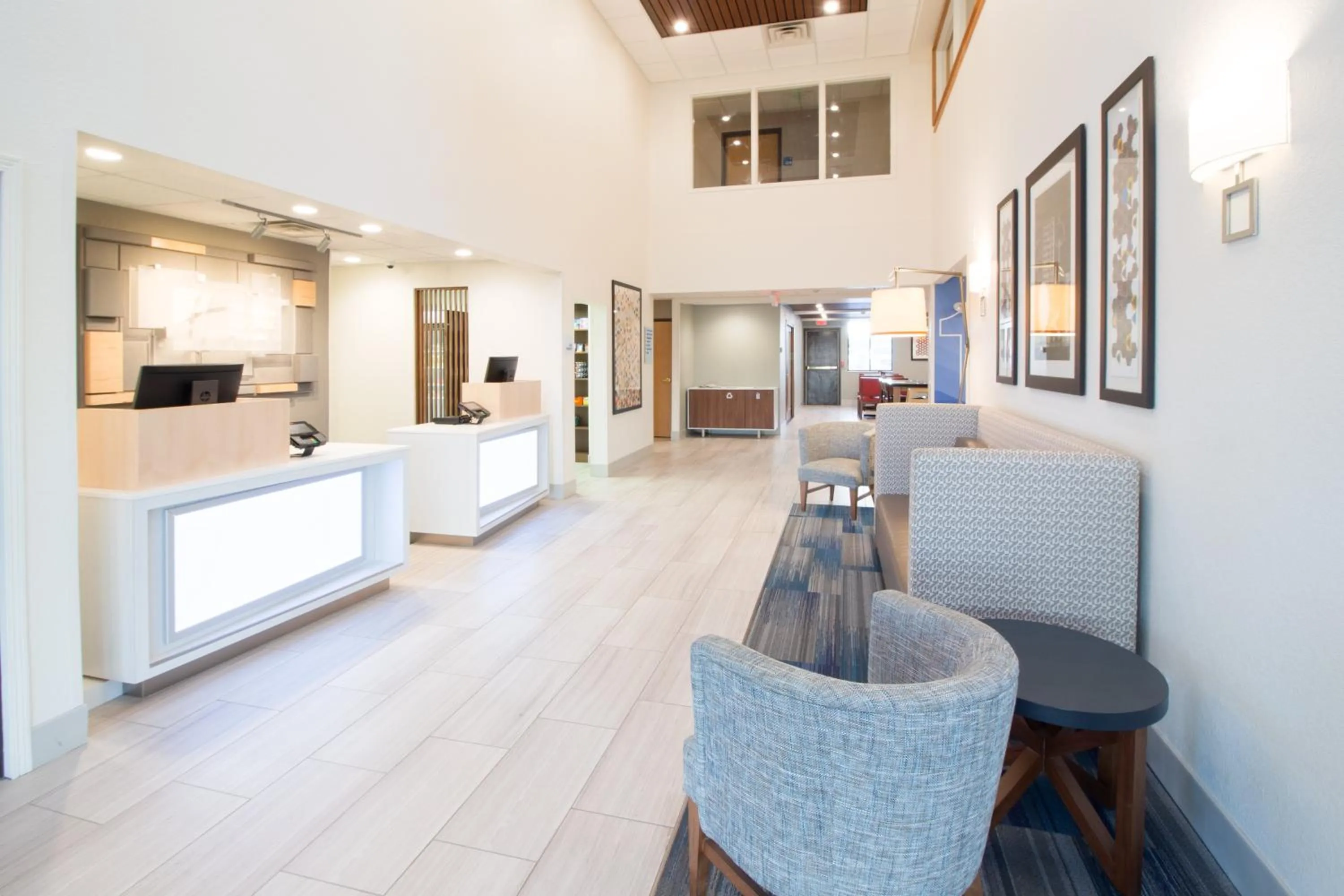 Property building in Holiday Inn Express & Suites - Worthington by IHG