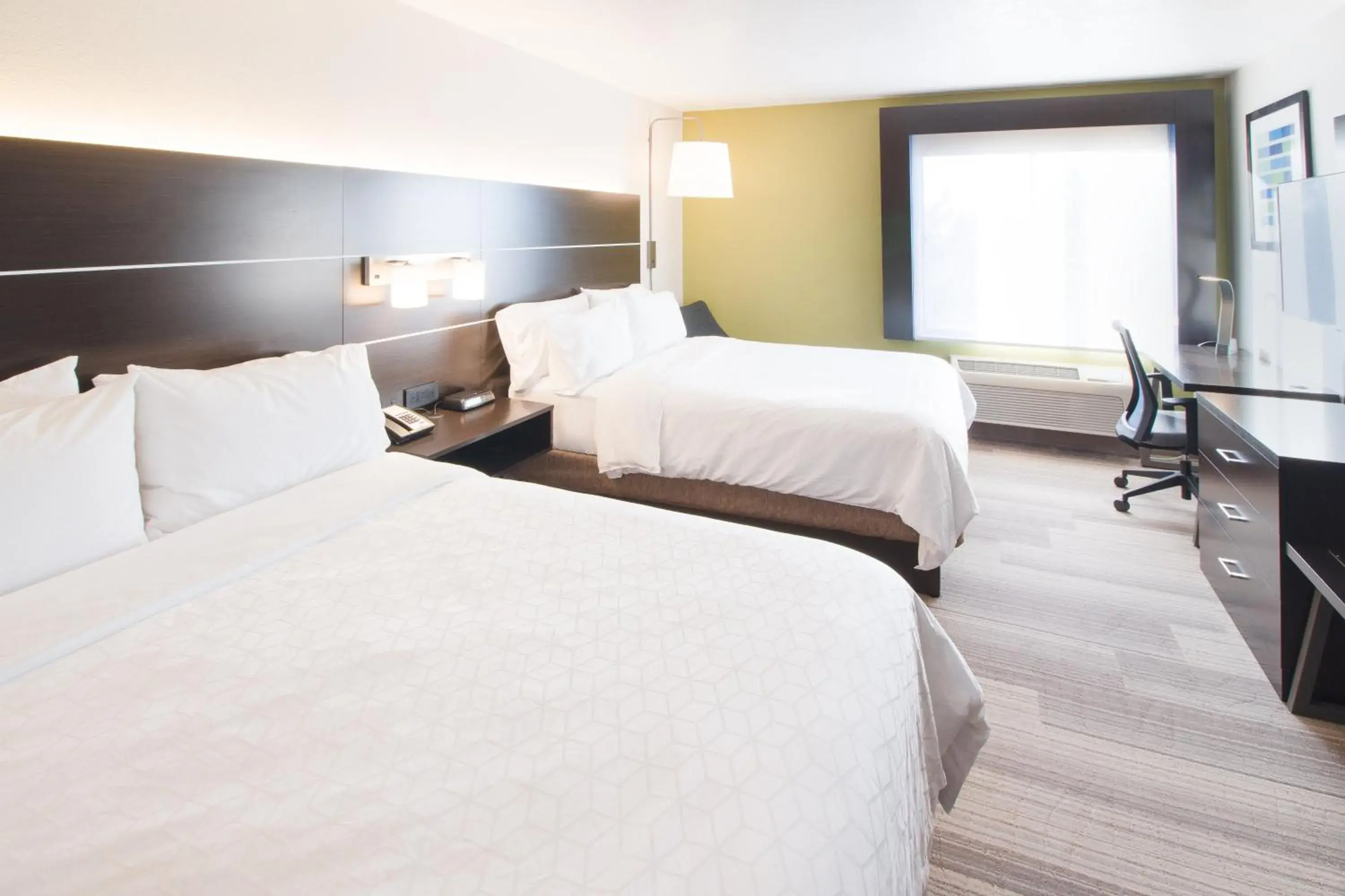 Standard Queen Room with Two Queen Beds - Communications Accessible in Holiday Inn Express & Suites - Worthington by IHG Standard Queen Room with Two Queen Beds - Communications Accessible in Holiday Inn Express & Suites - Worthington by IHG