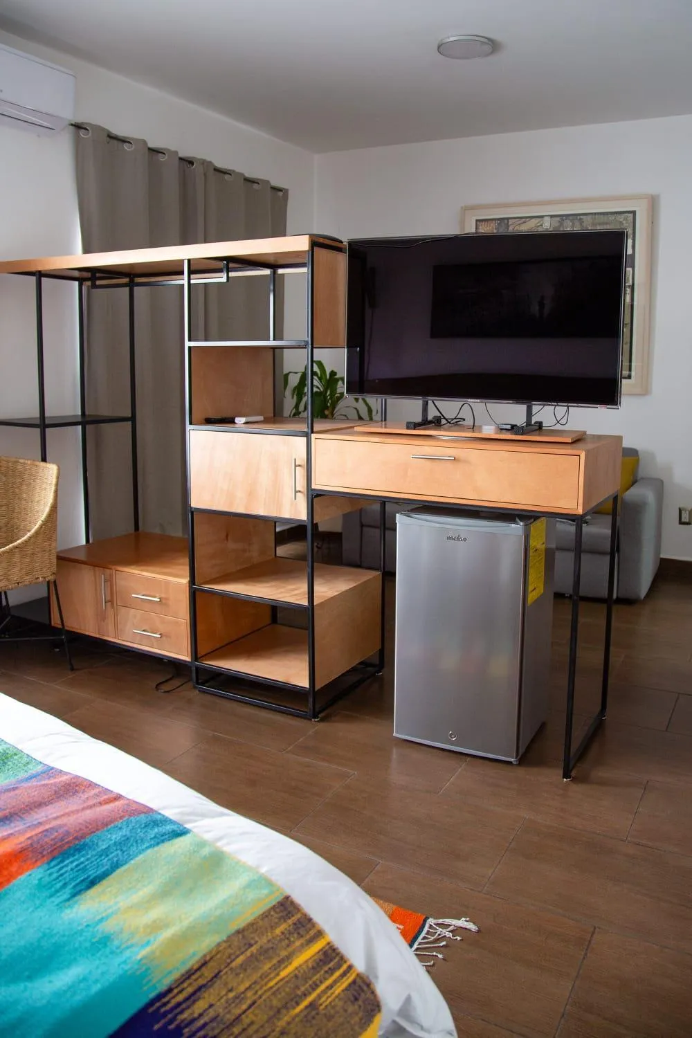 wardrobe, Bed in Comala Bed & Breakfast