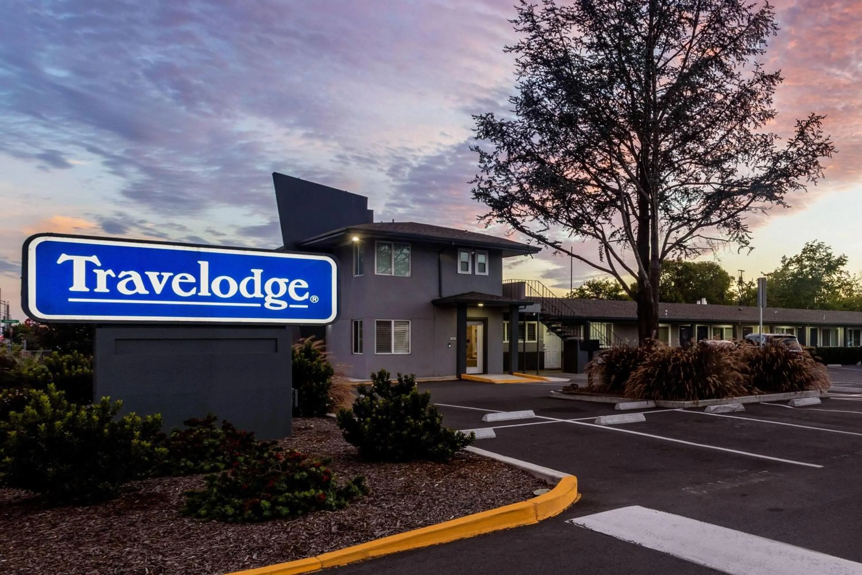 Property building in Travelodge by Wyndham Santa Rosa Wine Country