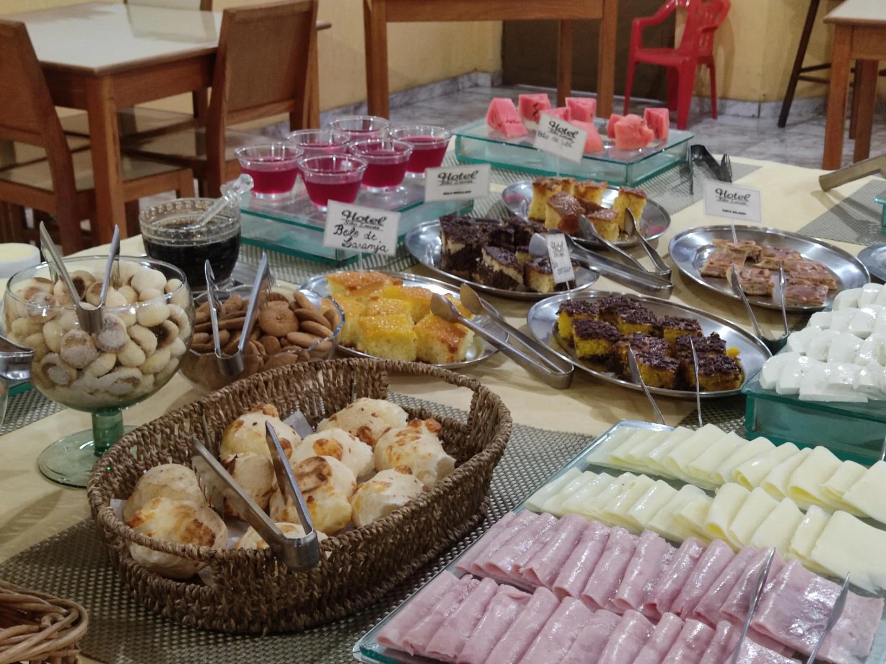 Buffet breakfast in Hotel São Lucas