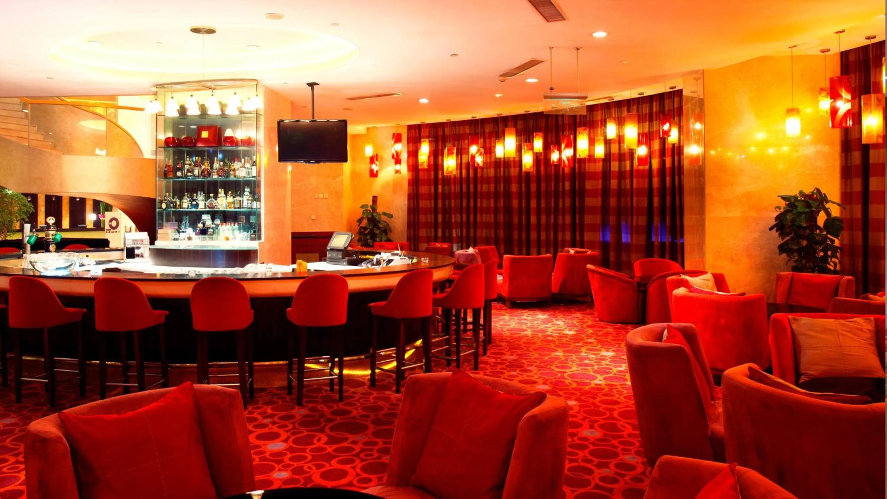 Lounge or bar in Holiday Inn Xiaoshan by IHG