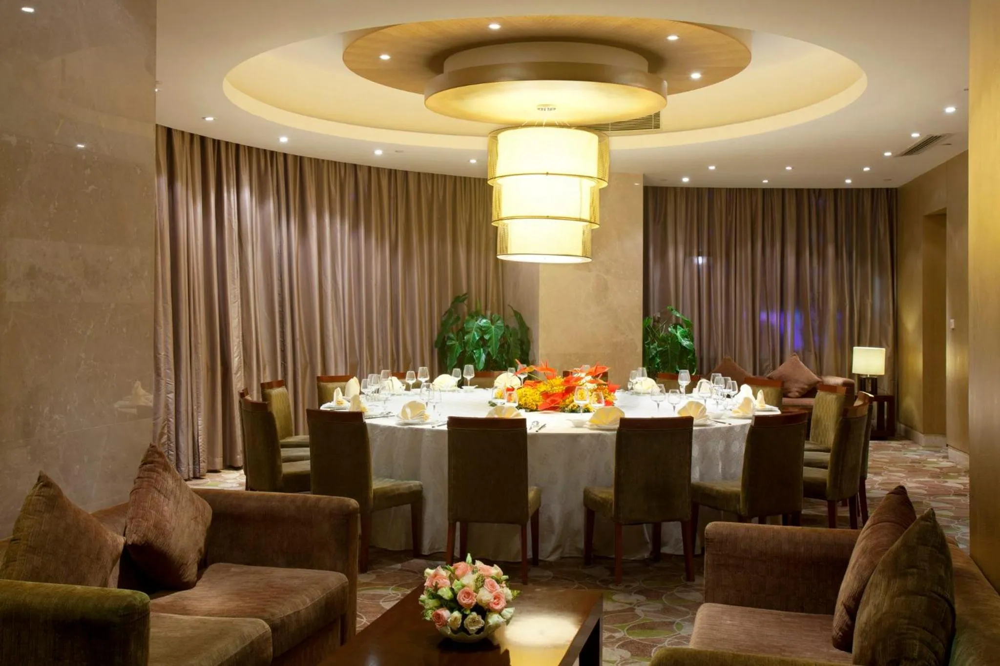 Restaurant/places to eat in Holiday Inn Xiaoshan by IHG