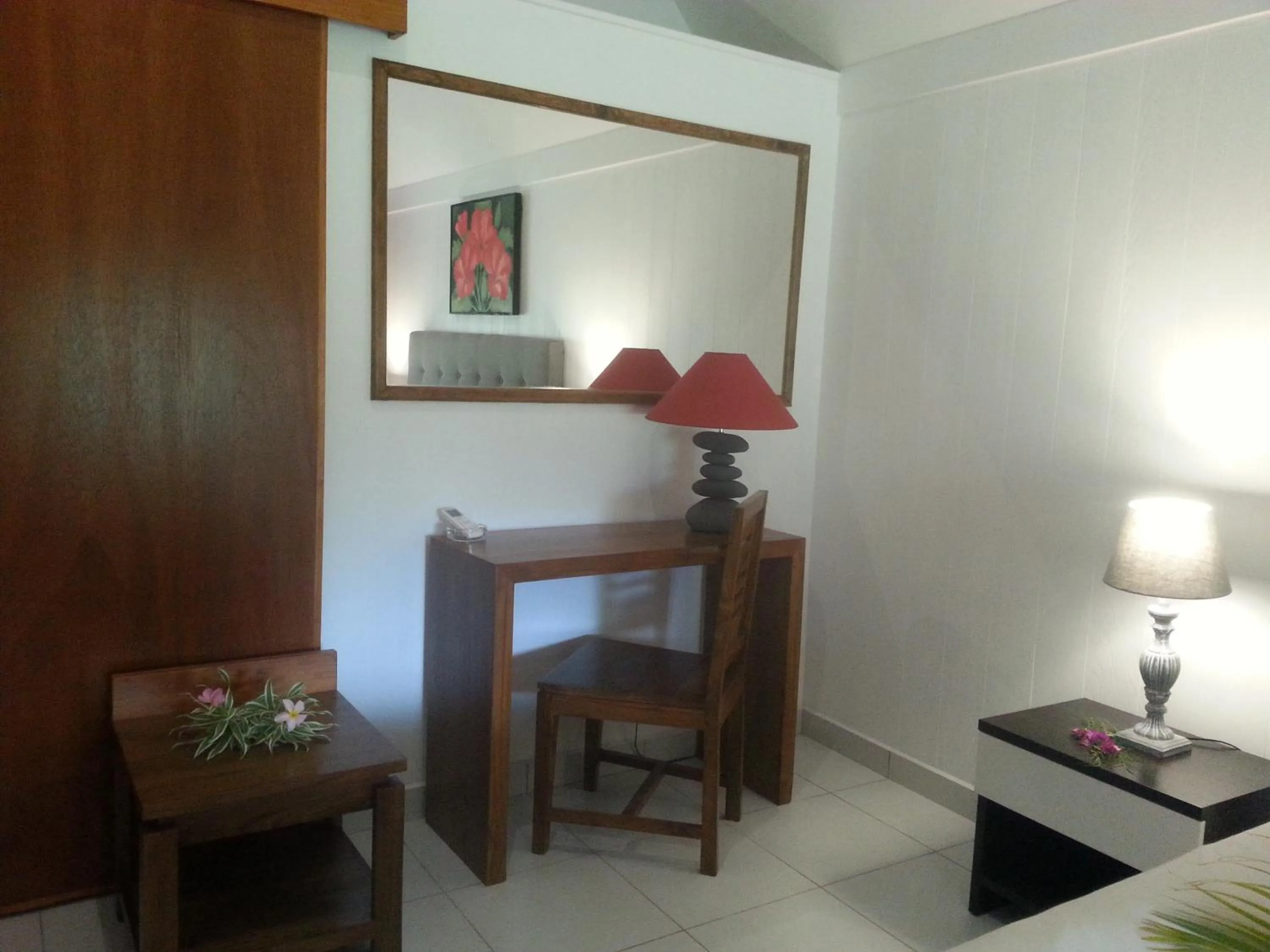 Deluxe Bungalow with Garden View in Hotel Hibiscus