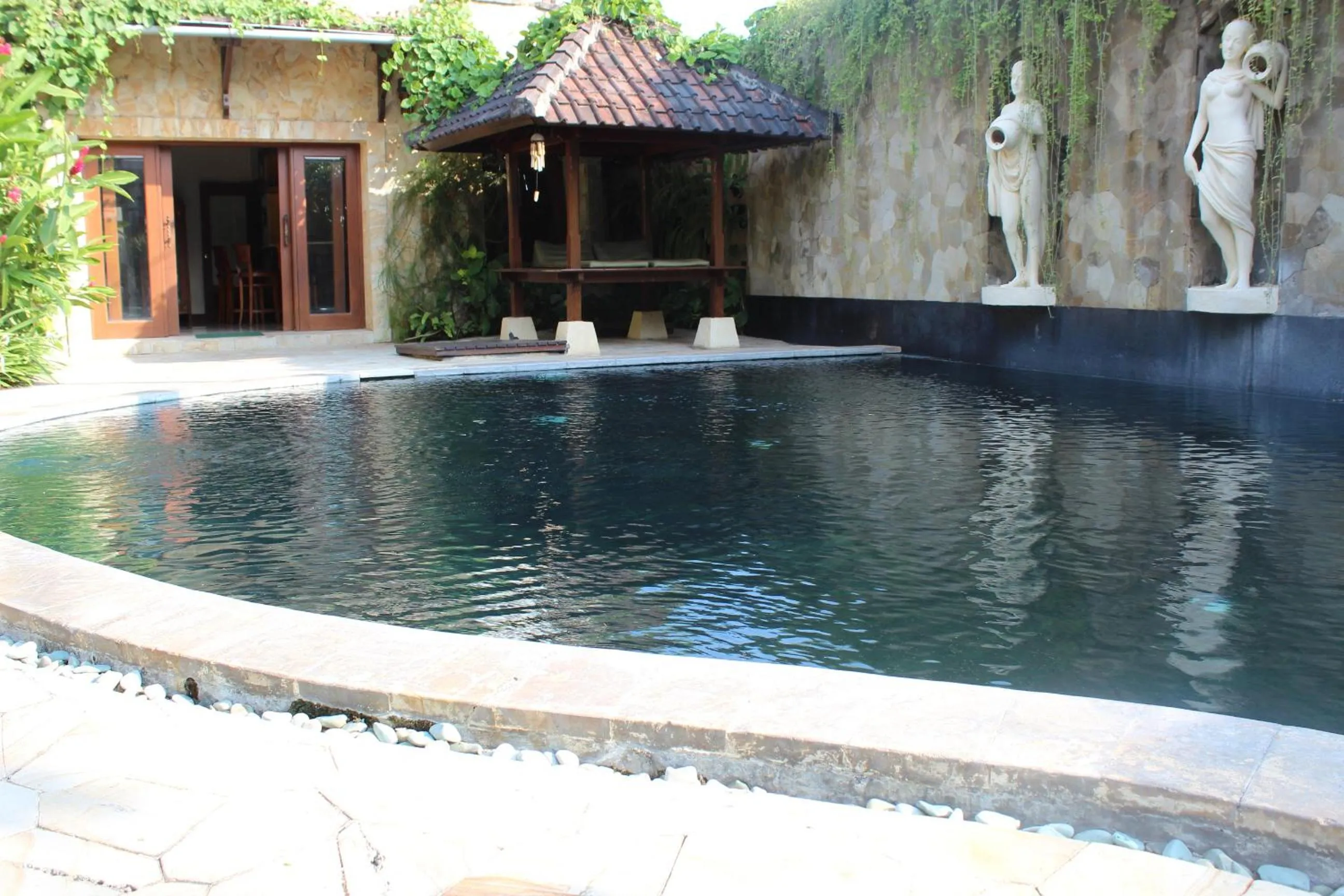 Swimming pool in Dewani Villa Resort