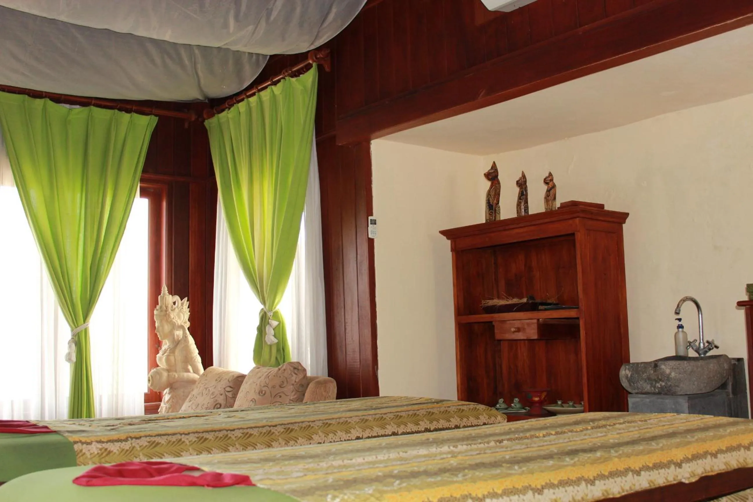 Spa and wellness centre/facilities, Bed in Dewani Villa Resort
