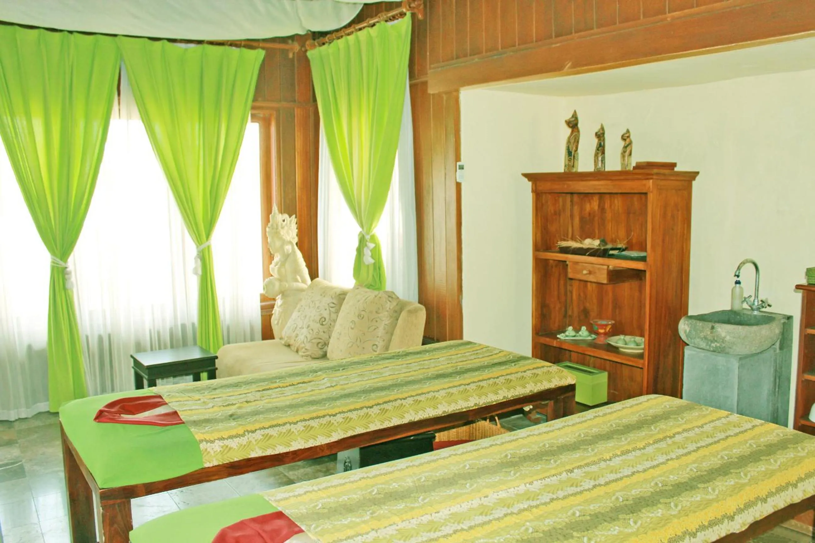 Spa and wellness centre/facilities, Bed in Dewani Villa Resort