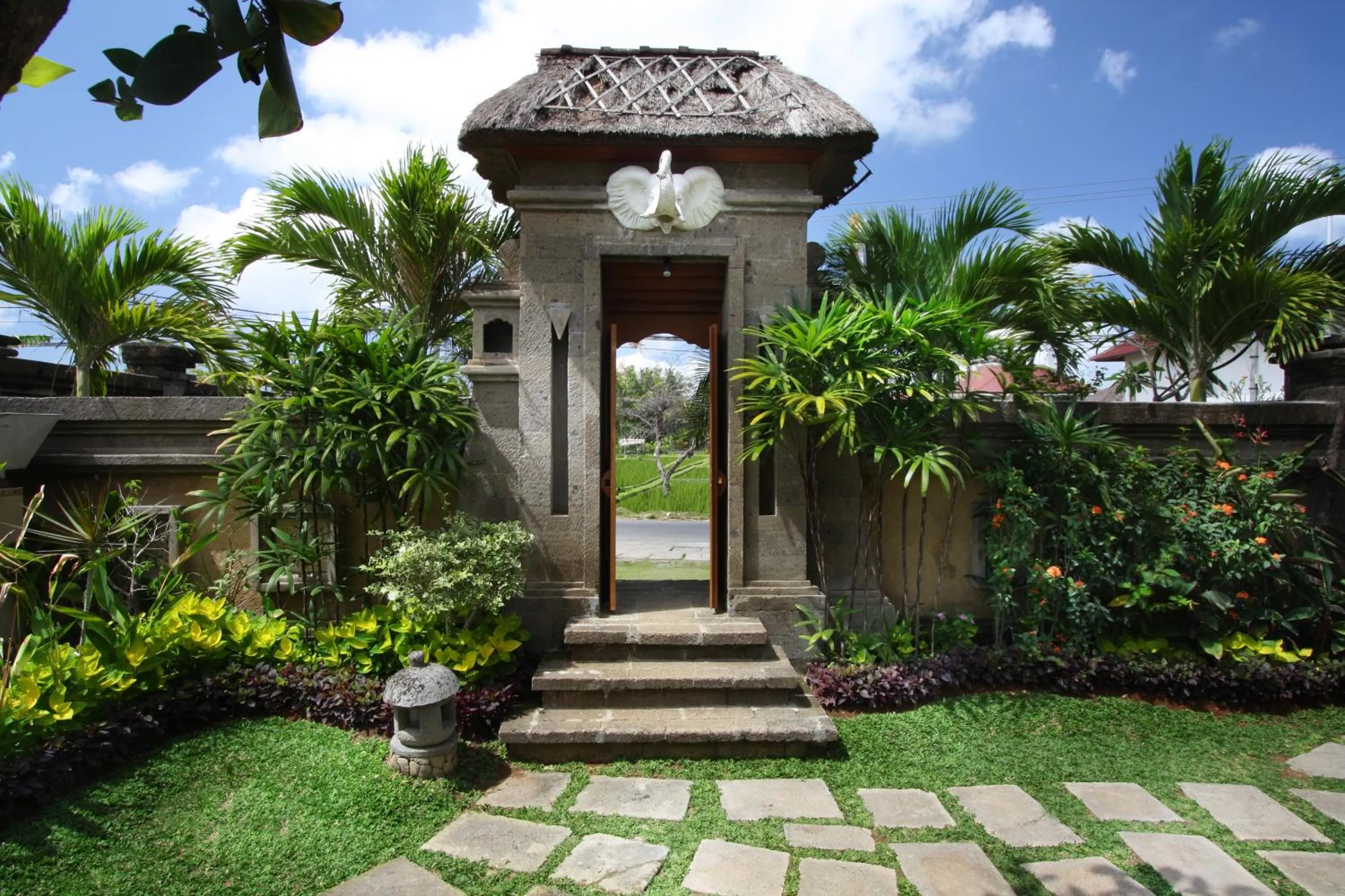 Facade/entrance in Dewani Villa Resort