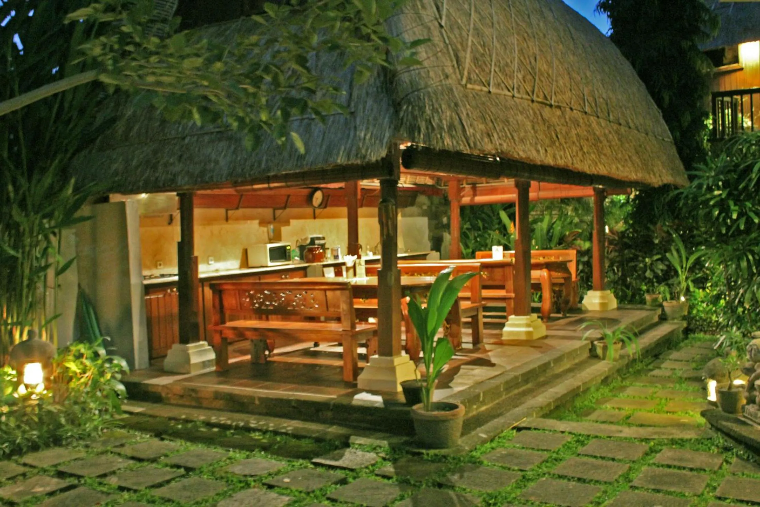 Restaurant/places to eat in Dewani Villa Resort