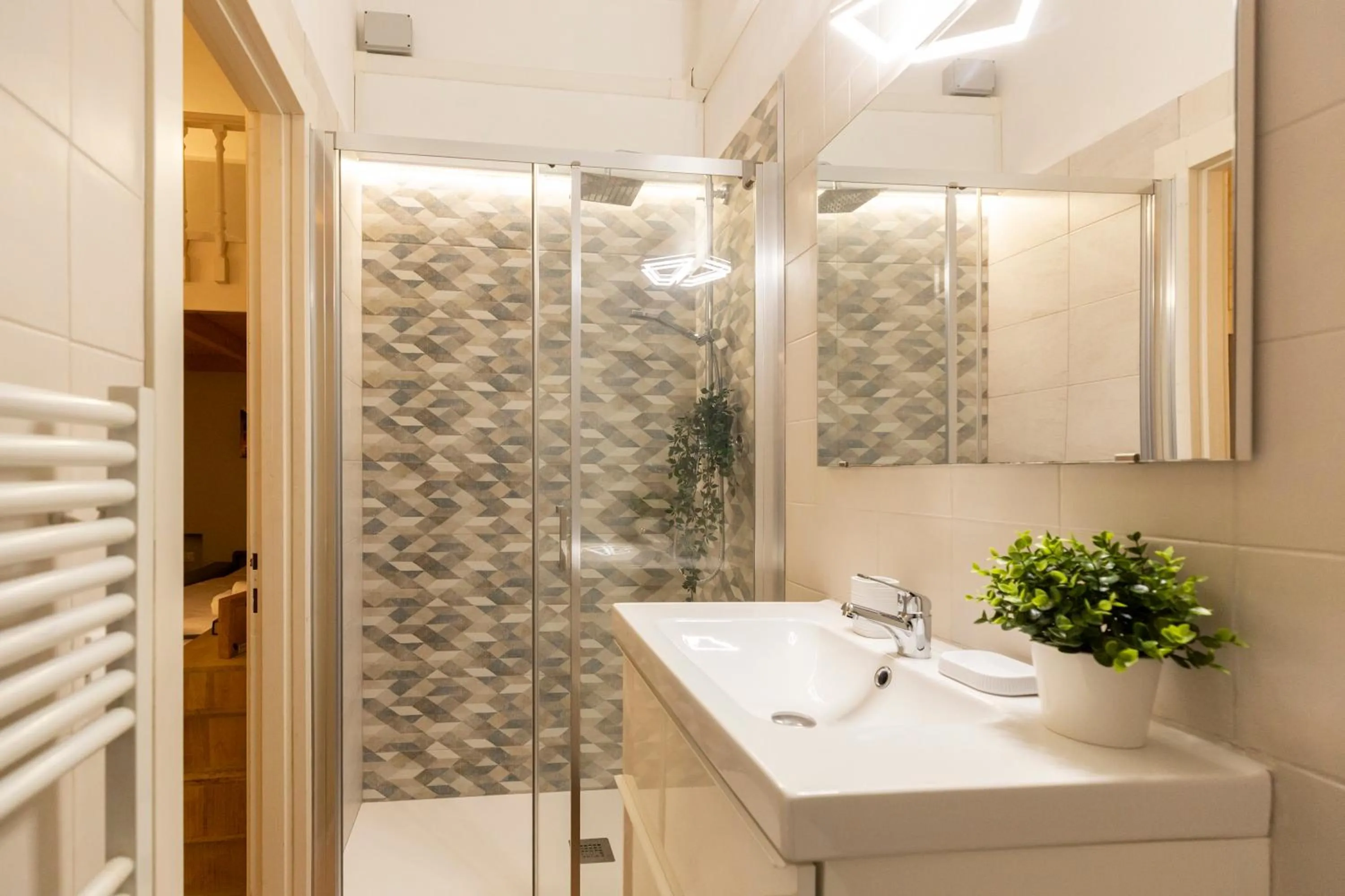 Shower in Enjoy Navigli - Milano