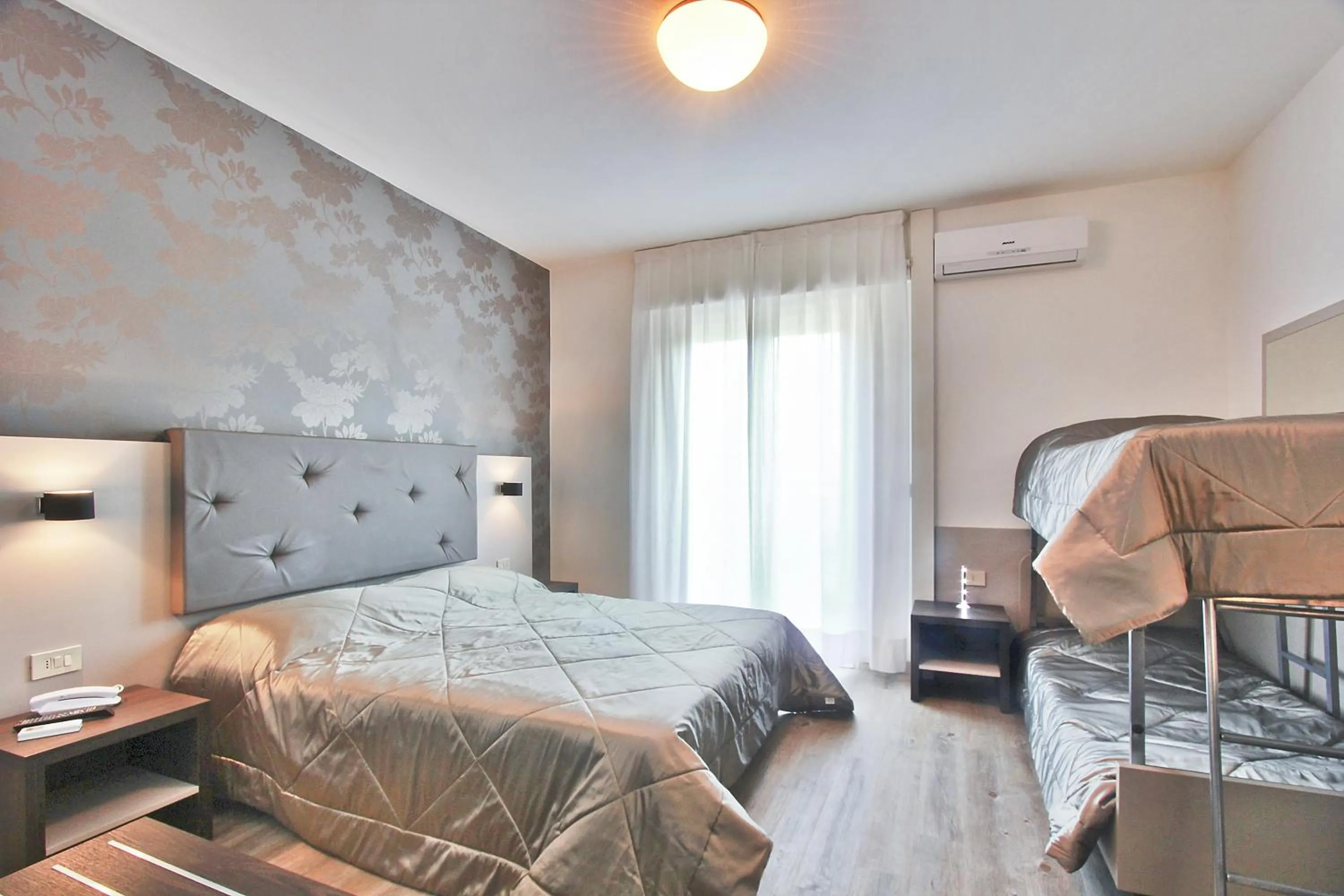 Bedroom, Bed in Hotel Gambrinus