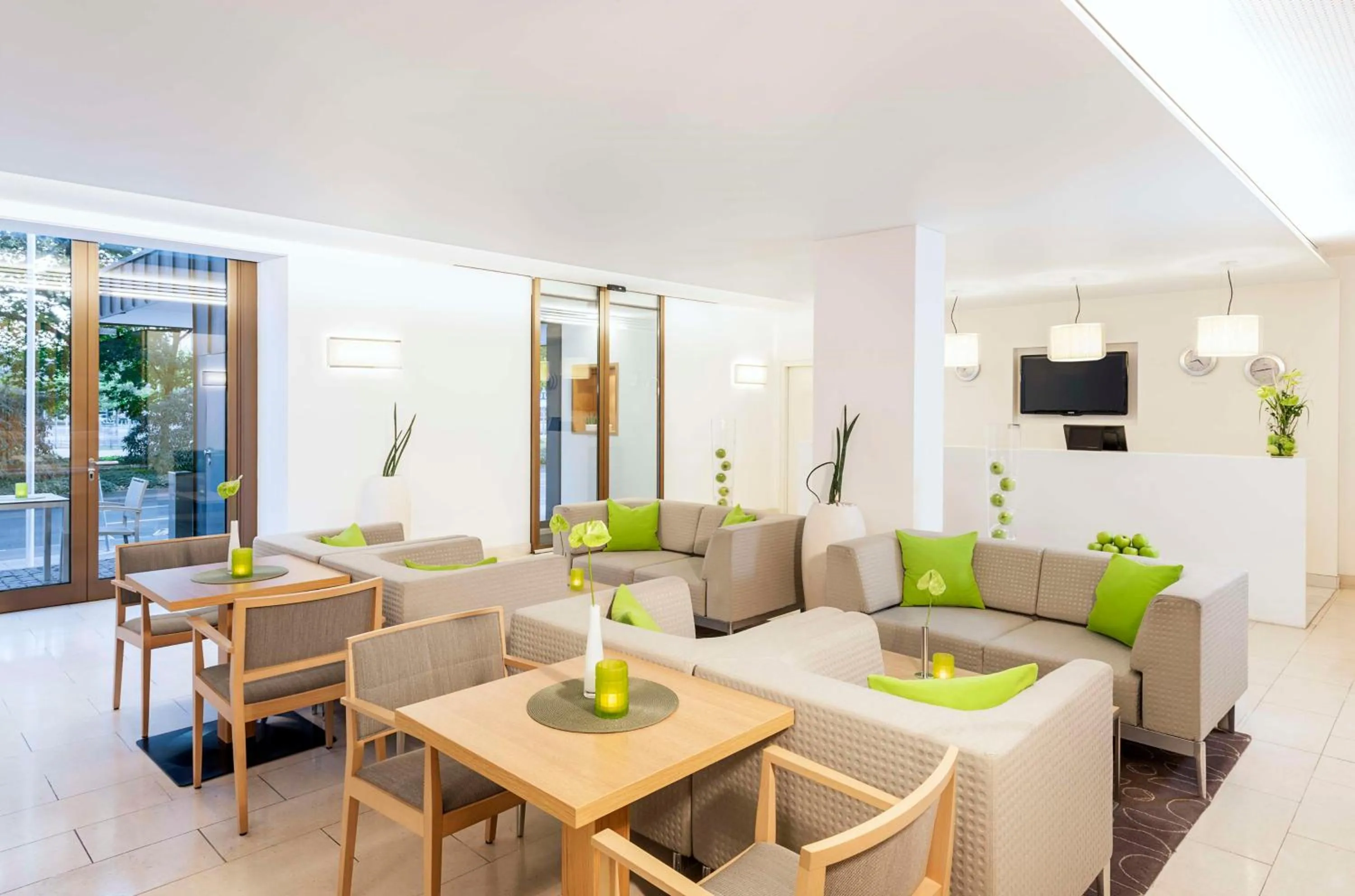 Lobby or reception in NH Frankfurt Messe