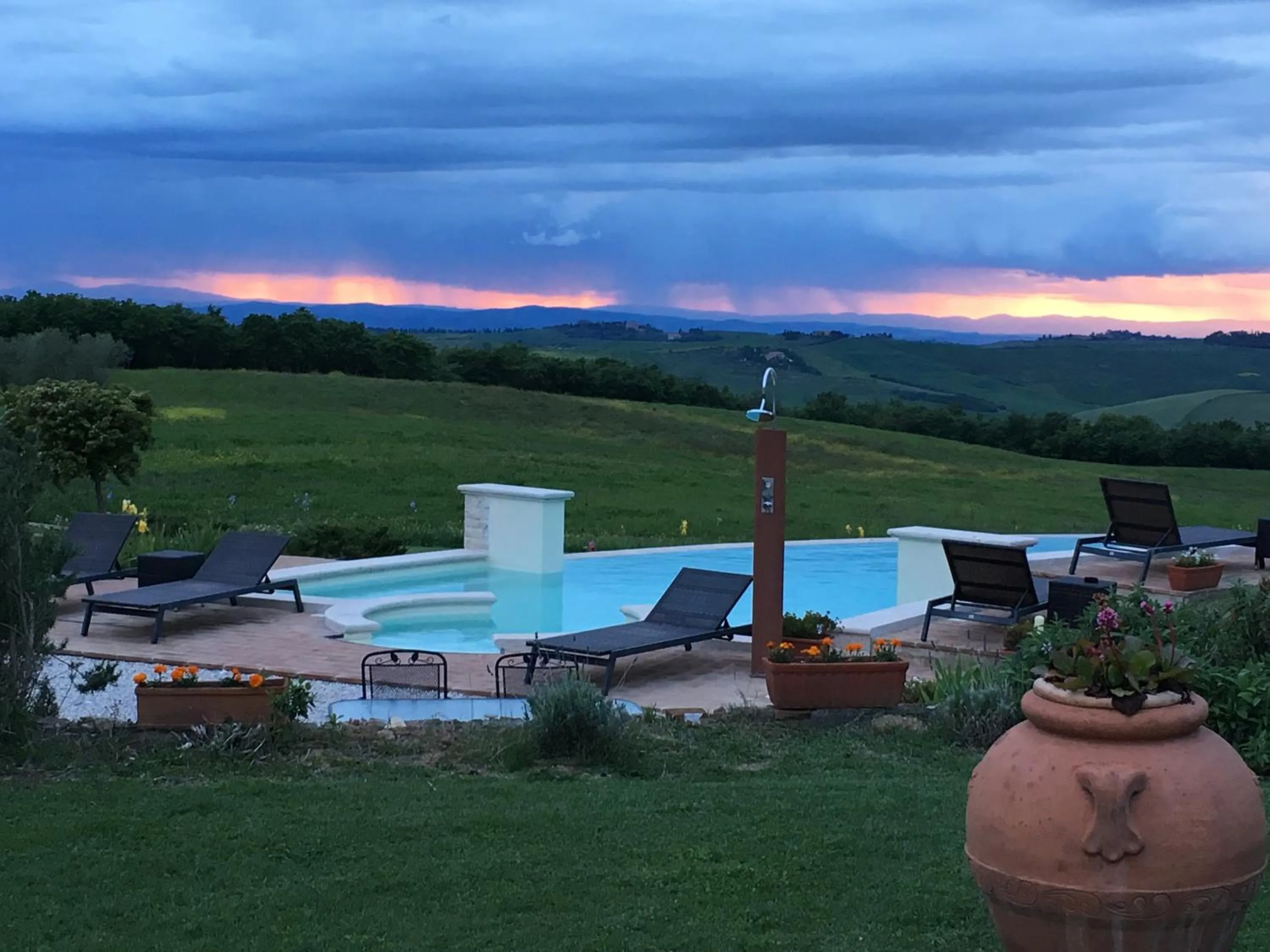 Swimming pool in Agriturismo Il Macchione