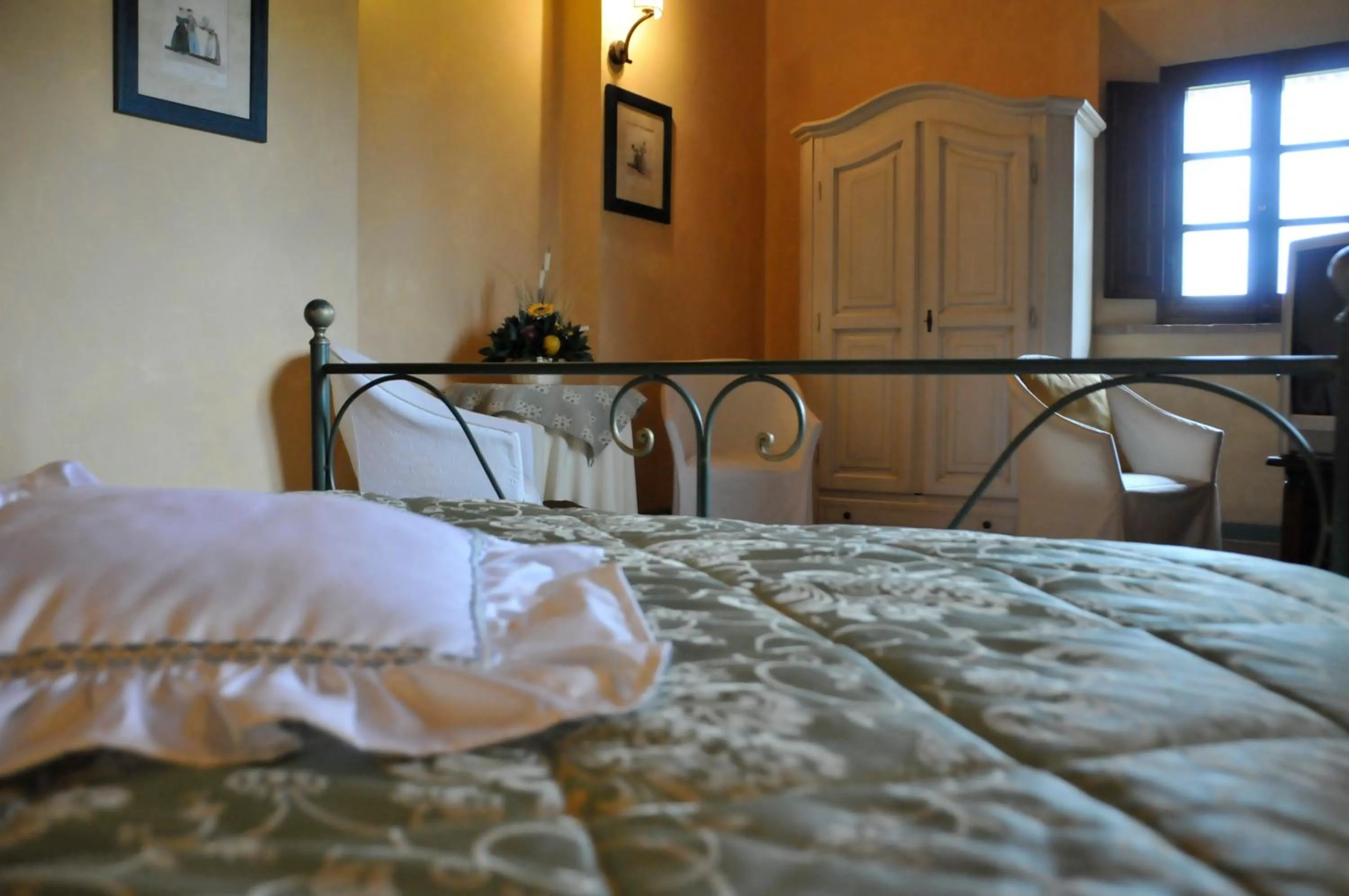 Decorative detail, Bed in Agriturismo Il Macchione