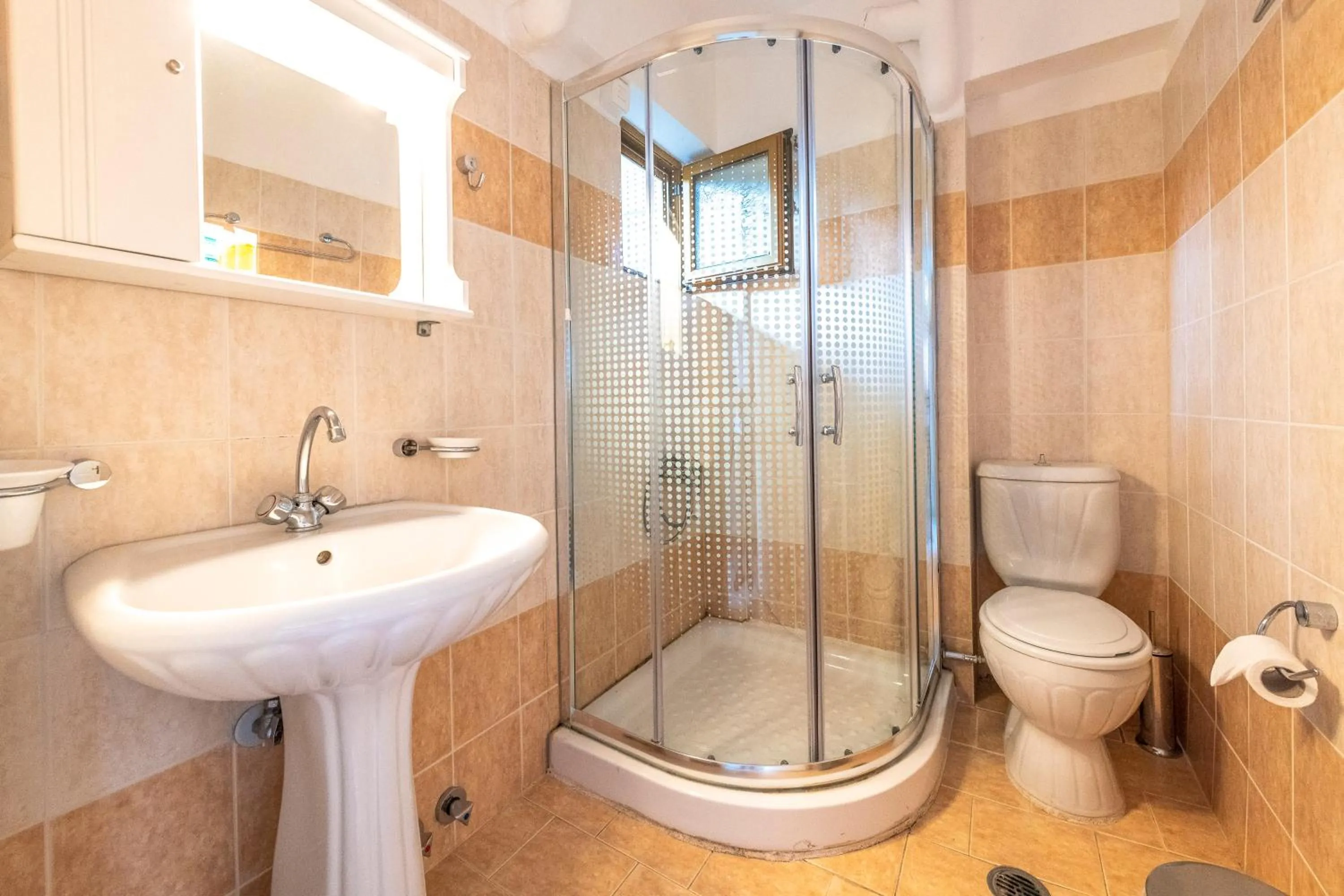 Bathroom in Thermios Apollon