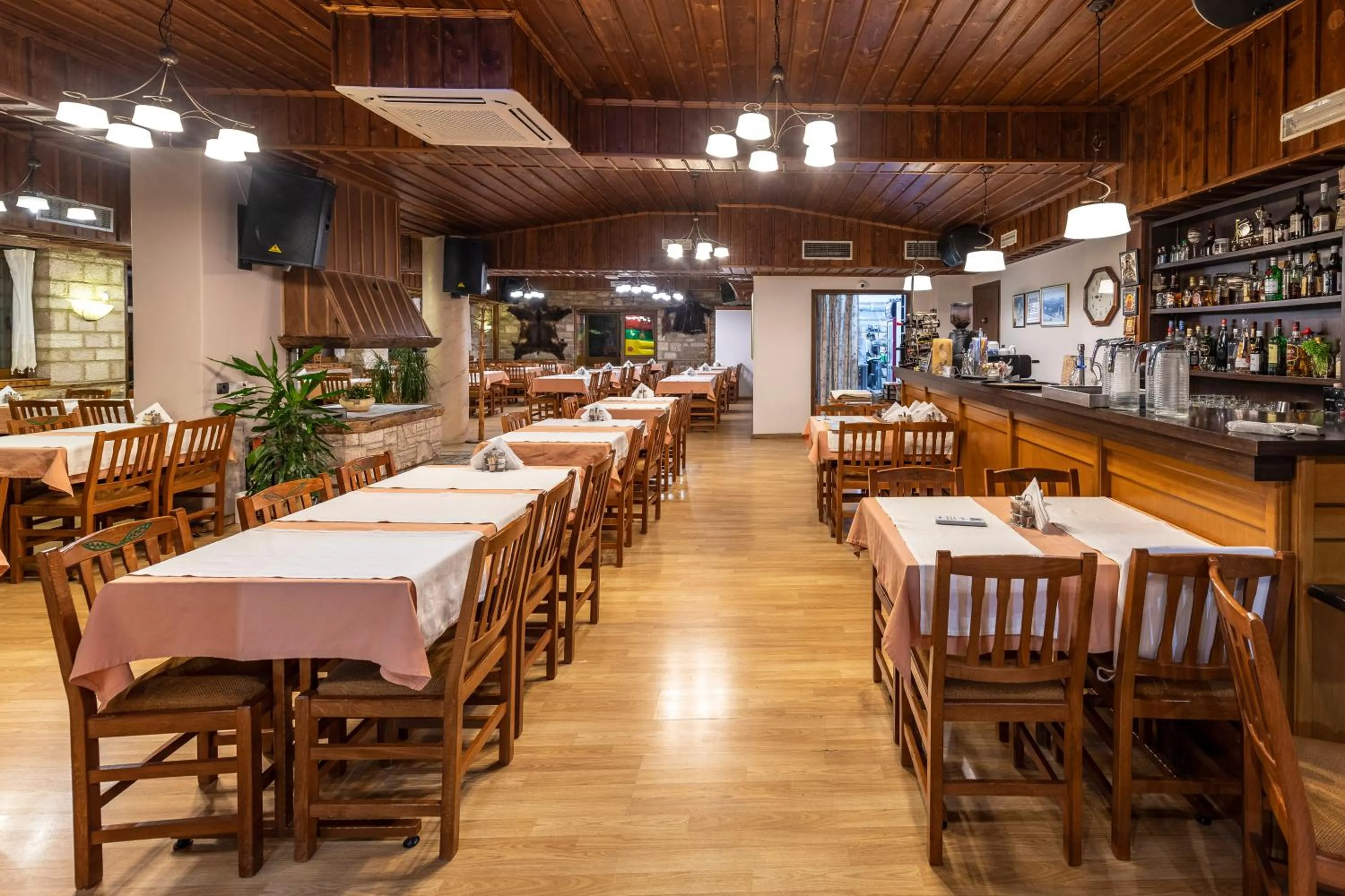 Restaurant/places to eat in Thermios Apollon