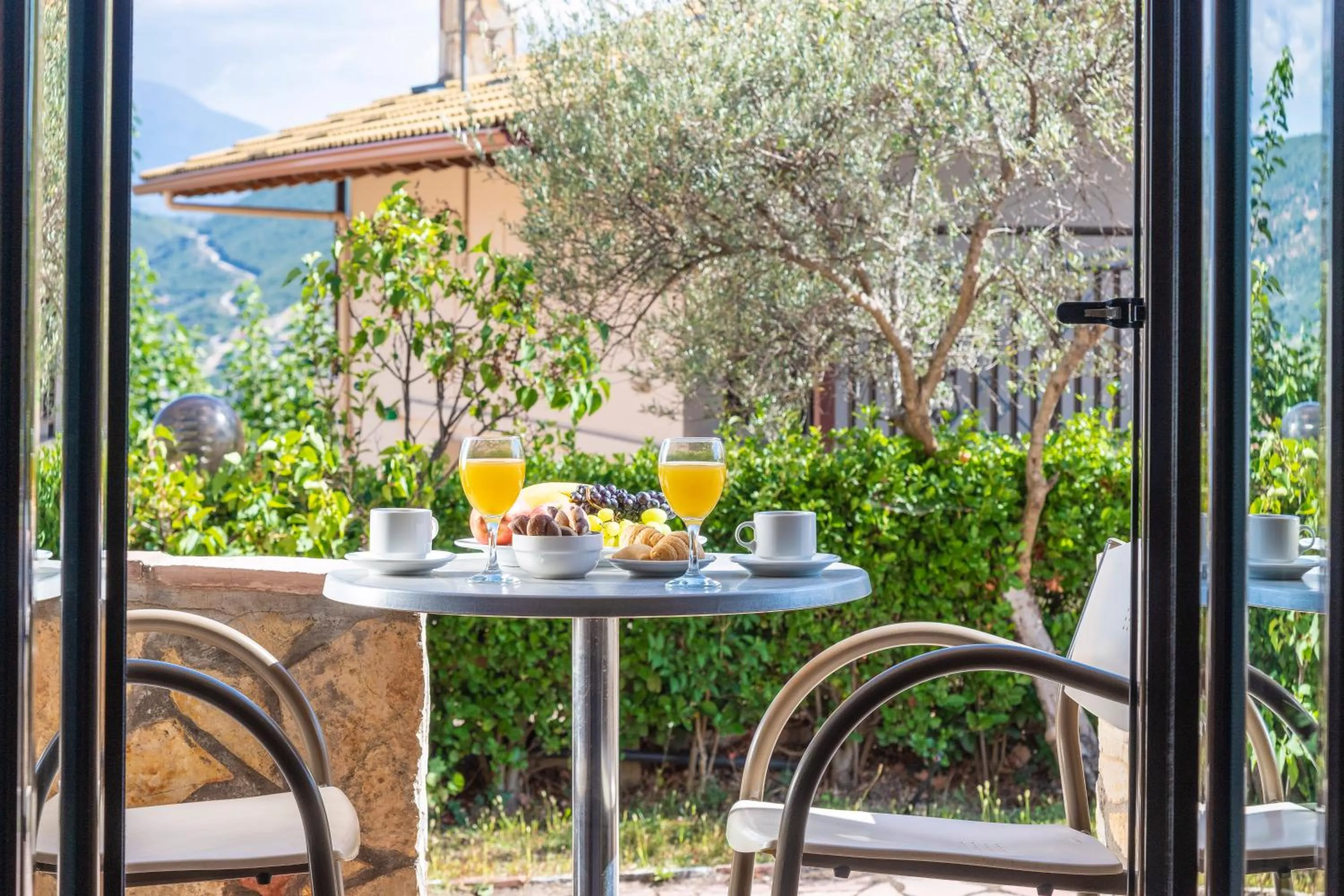 Patio in Thermios Apollon