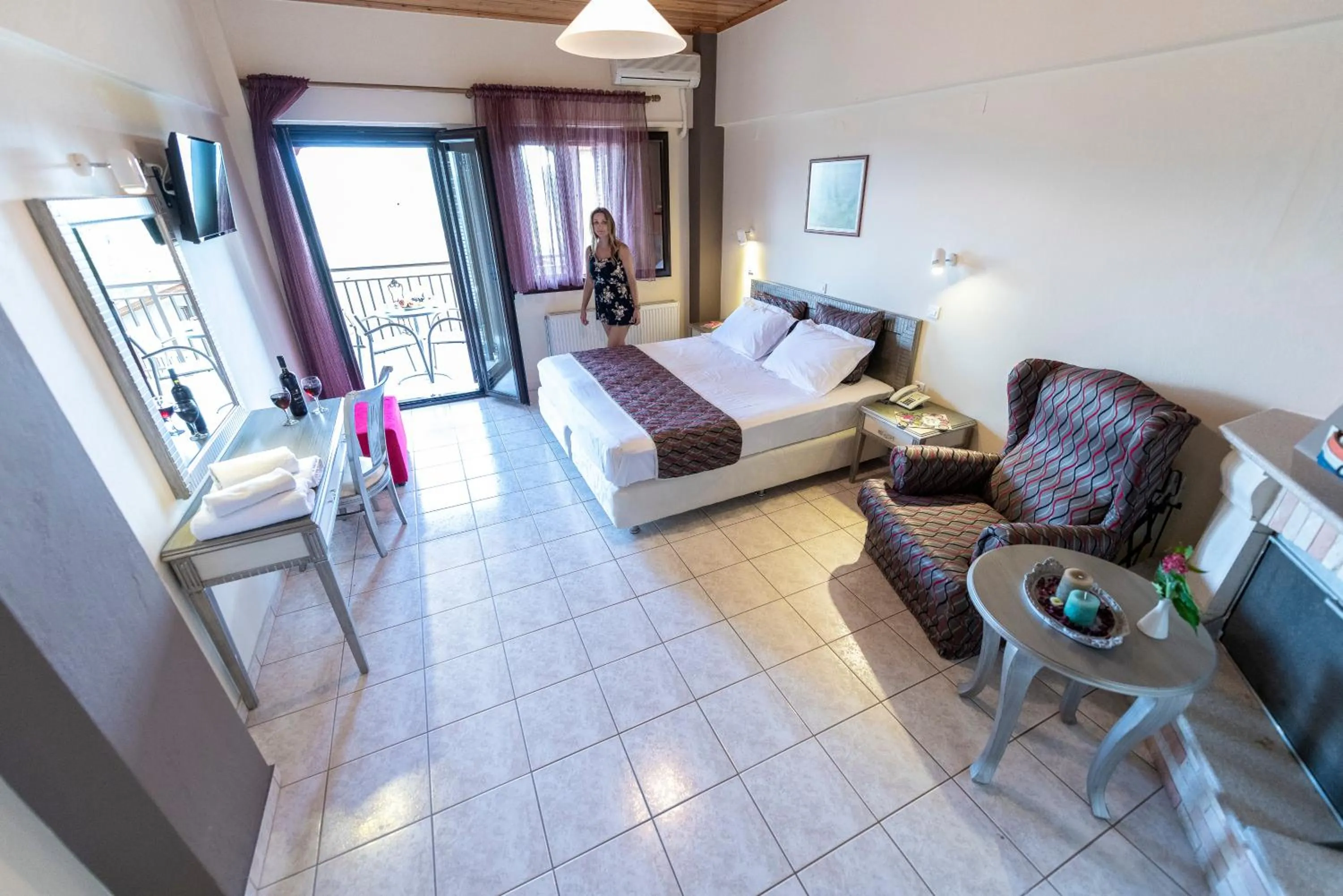 Photo of the whole room, Bed in Thermios Apollon