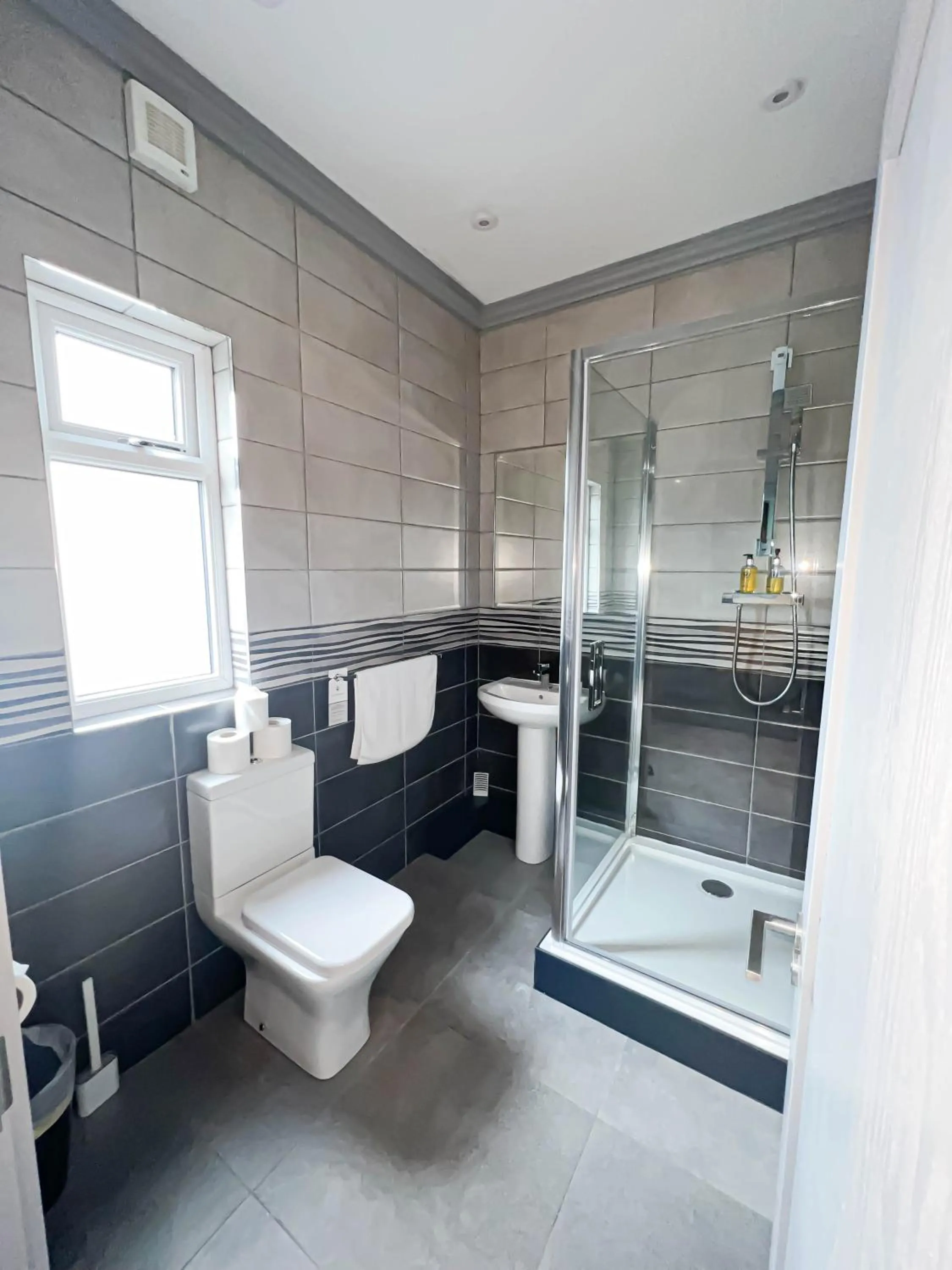 Bathroom in Central Station Hotel Liverpool