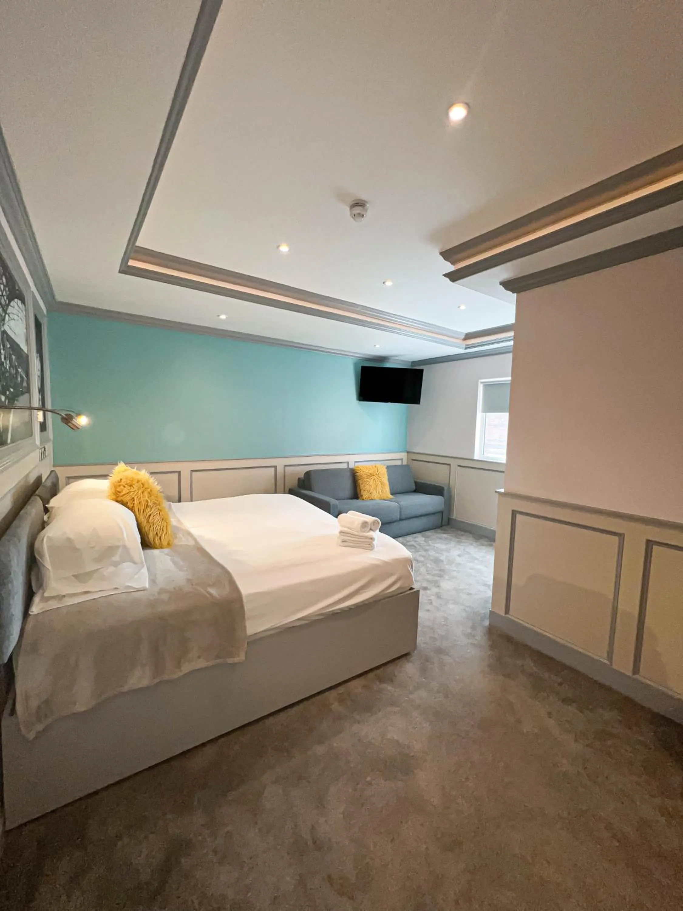 Bed in Central Station Hotel Liverpool