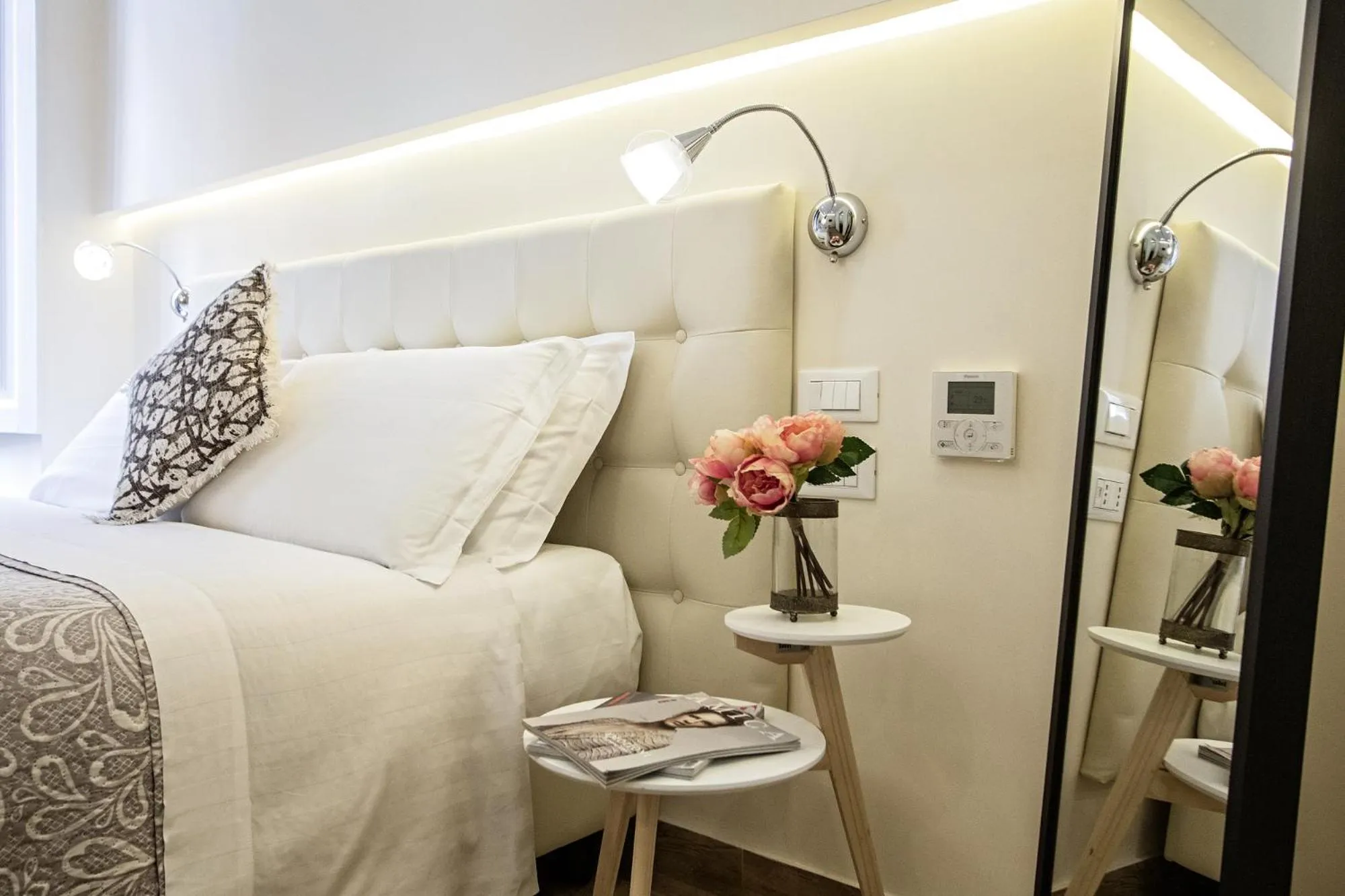 Bed in Quiriti Vatican Relais