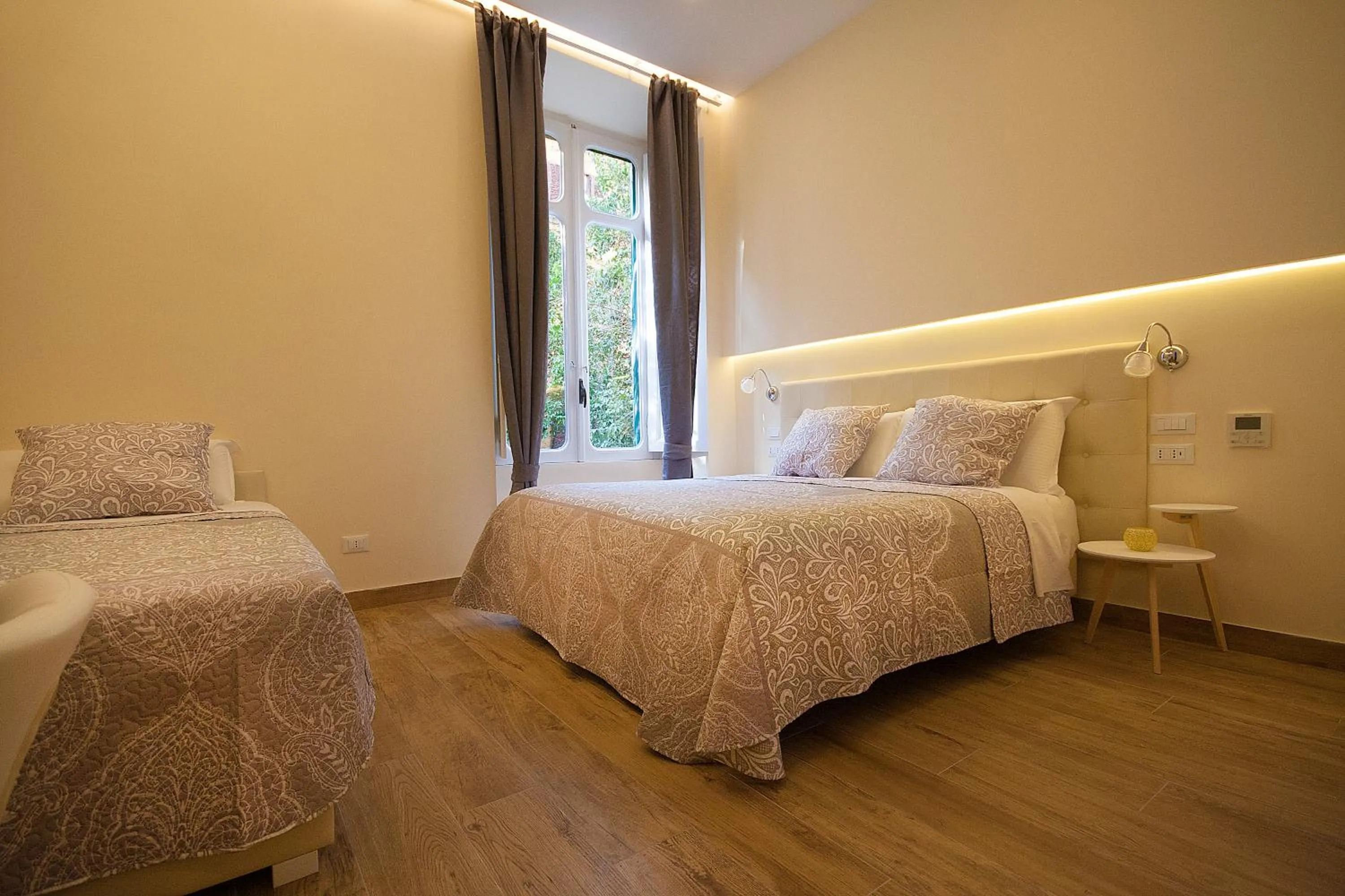 Bed in Quiriti Vatican Relais