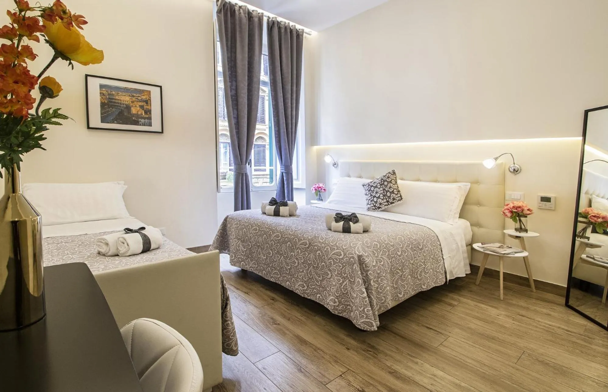 Photo of the whole room, Bed in Quiriti Vatican Relais