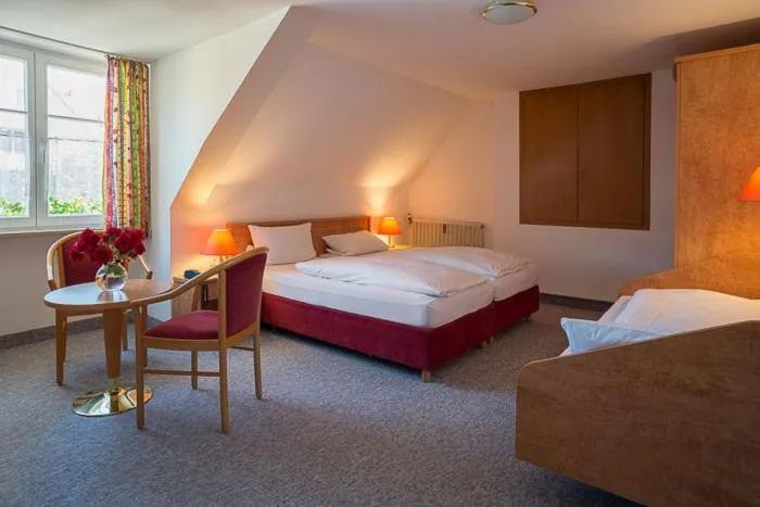 Photo of the whole room, Bed in Hotel Möve garni