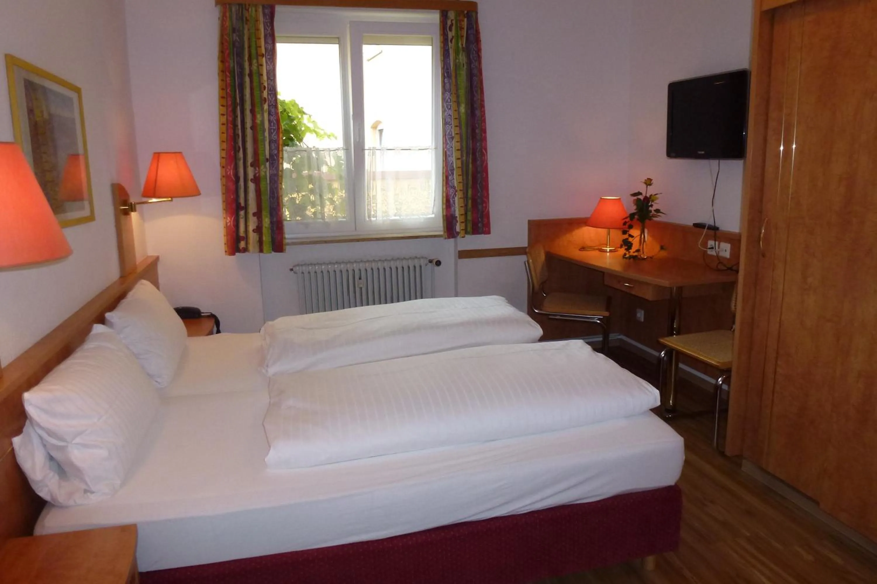 Photo of the whole room, Bed in Hotel Möve garni
